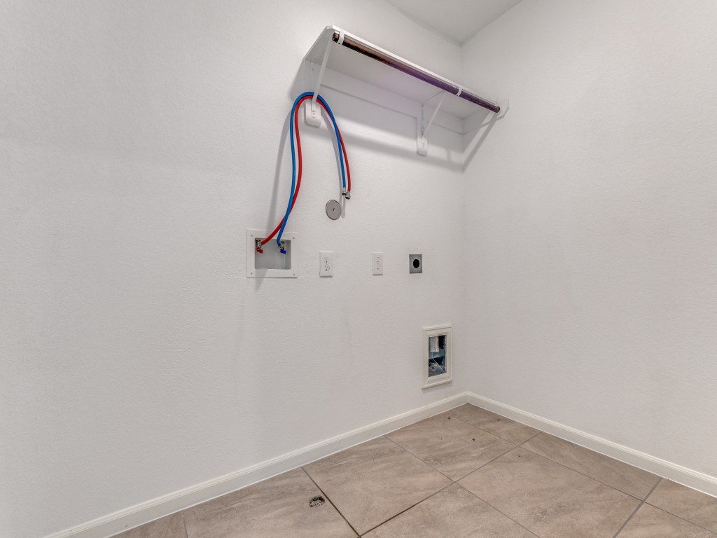 214 Fulton Station Drive Property Photo 14