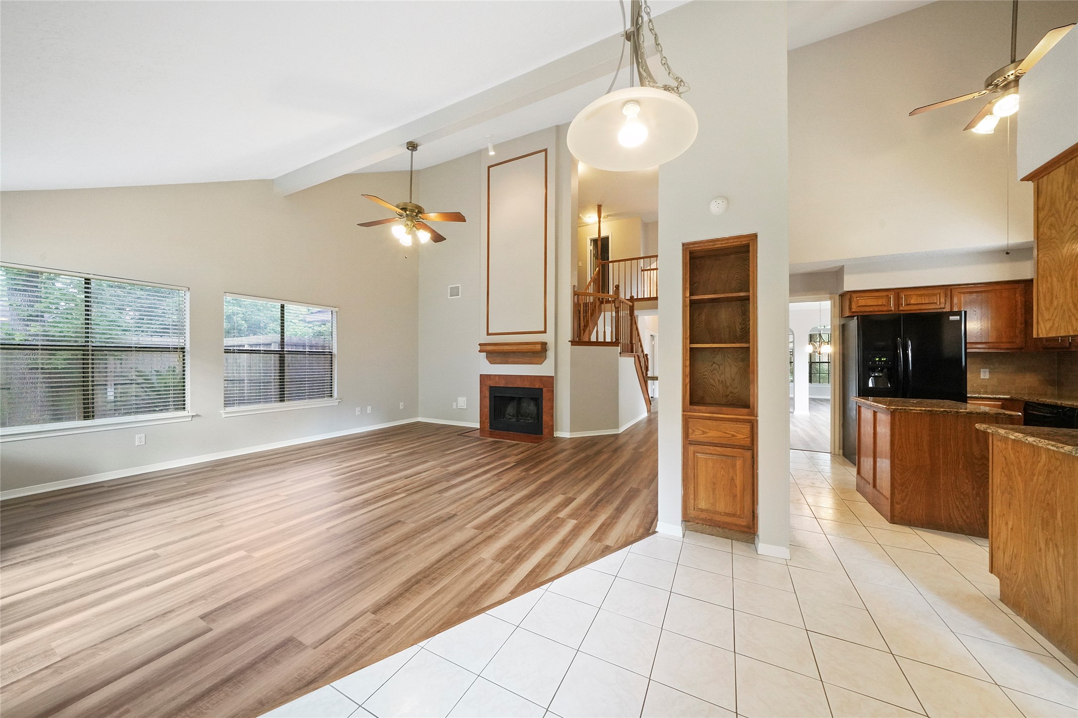 2402 Brookdale Drive Property Photo 6