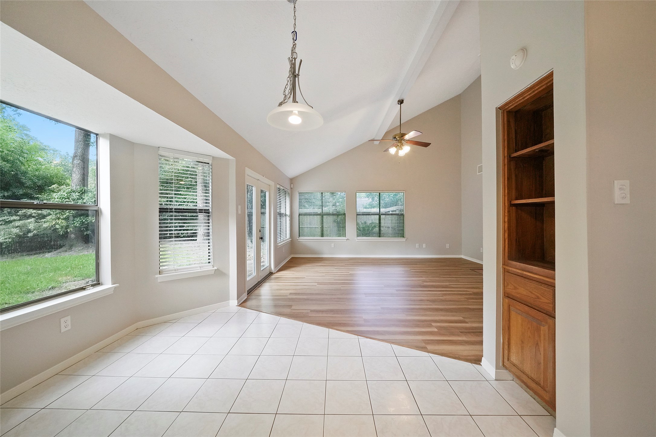 2402 Brookdale Drive Property Photo 9
