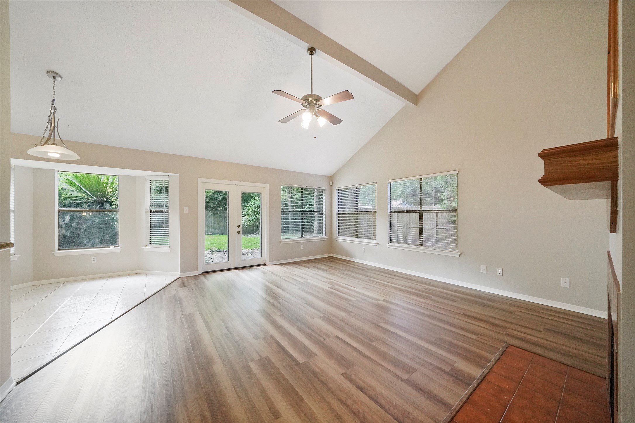 2402 Brookdale Drive Property Photo 12