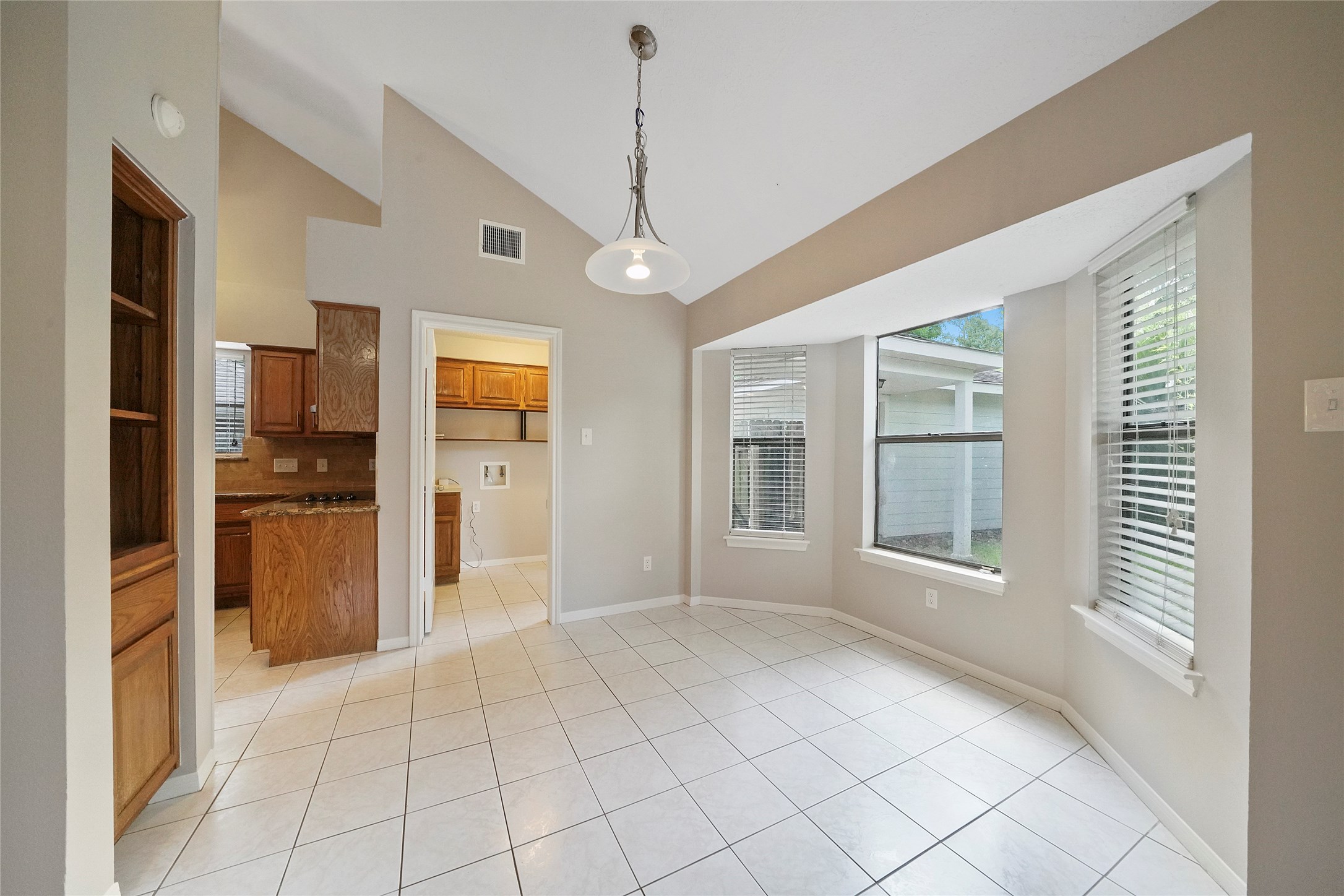 2402 Brookdale Drive Property Photo 13