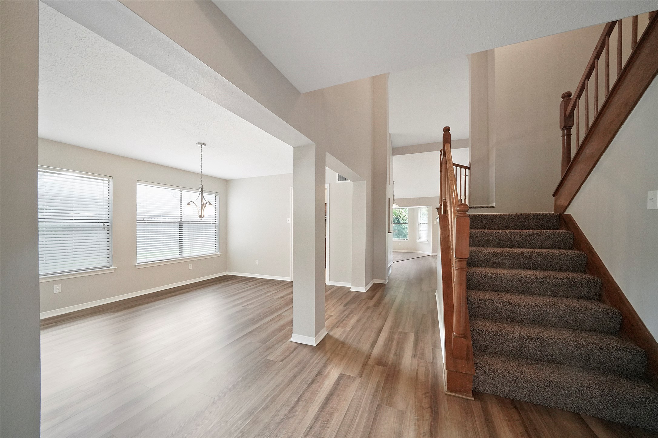 2402 Brookdale Drive Property Photo 18