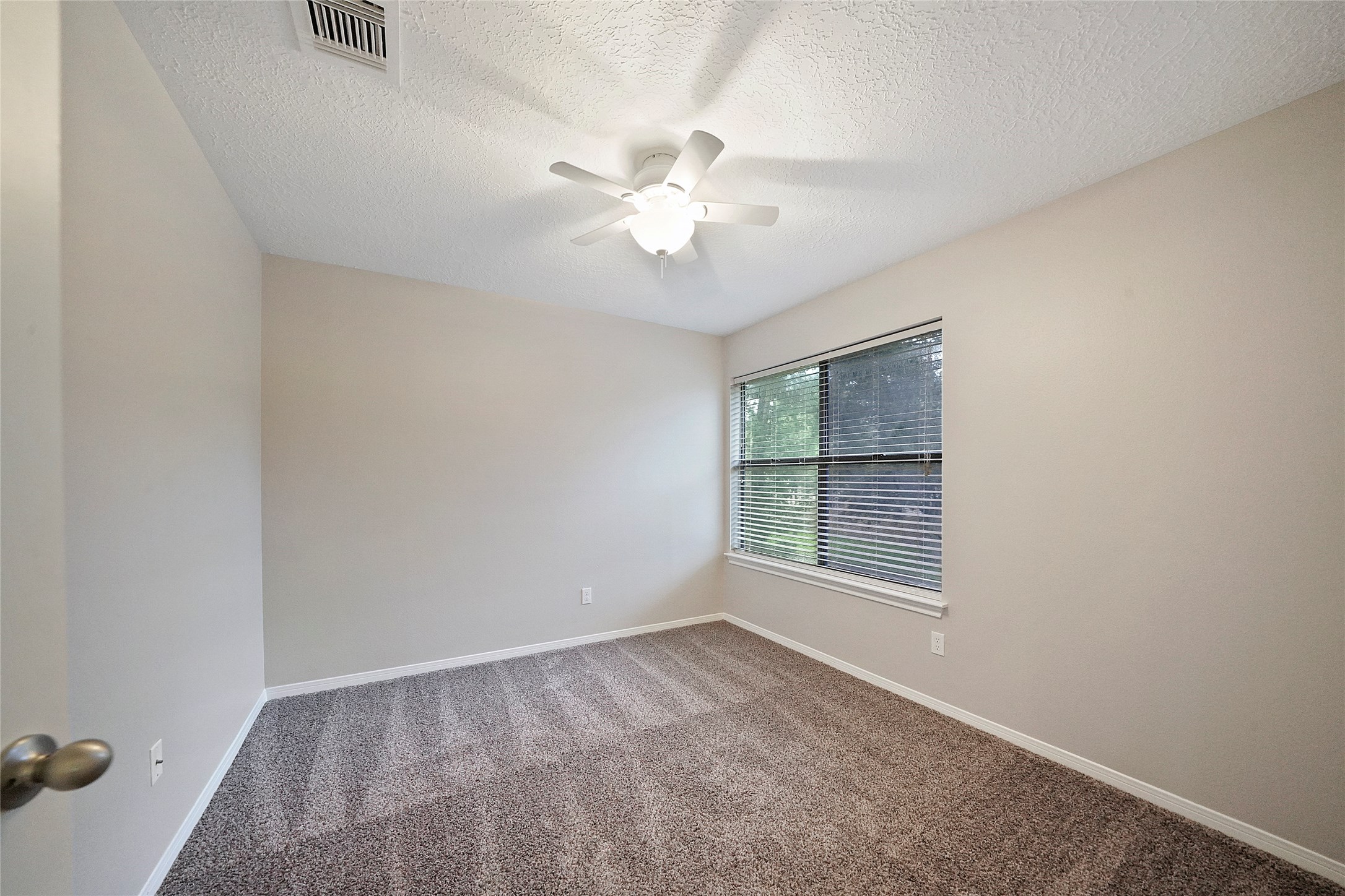 2402 Brookdale Drive Property Photo 24