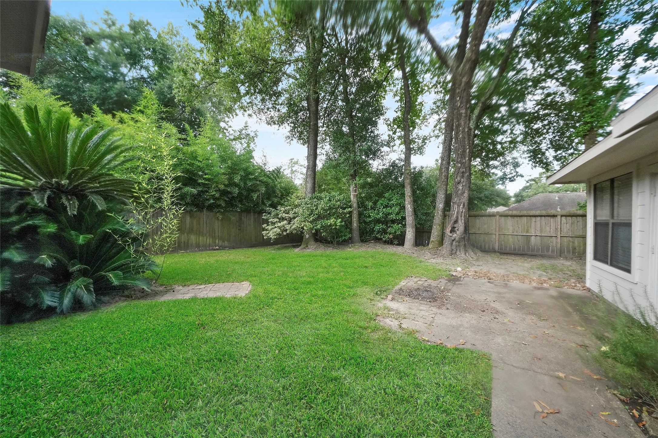 2402 Brookdale Drive Property Photo 32