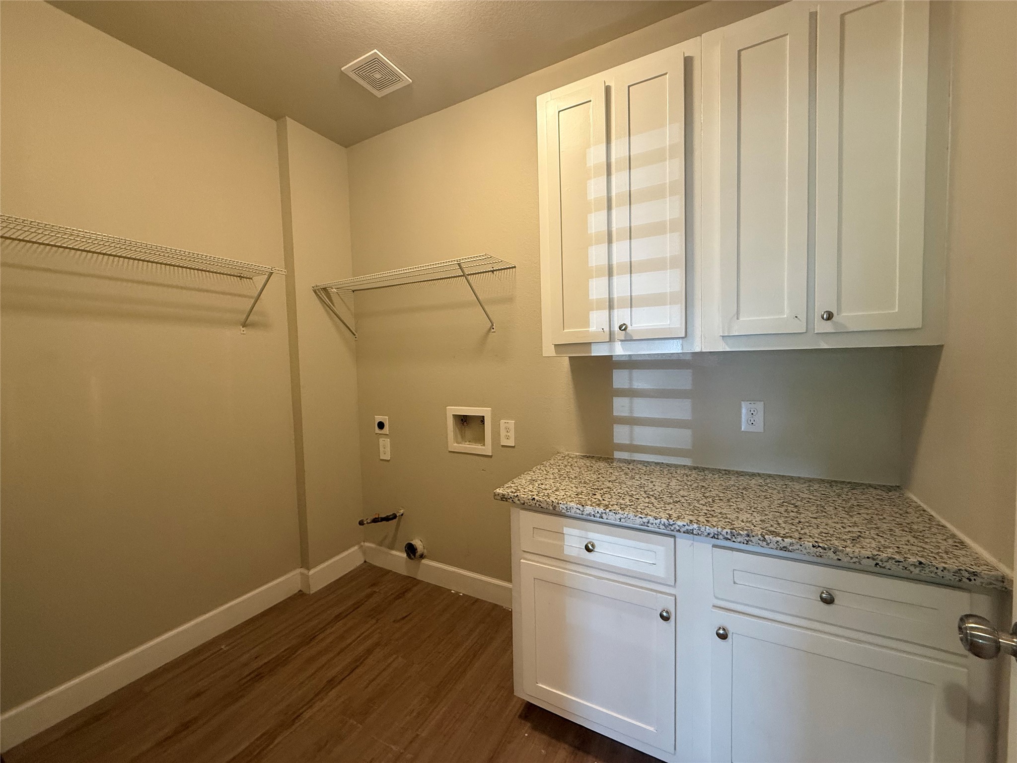 9720 Pelsey Street Property Photo 8