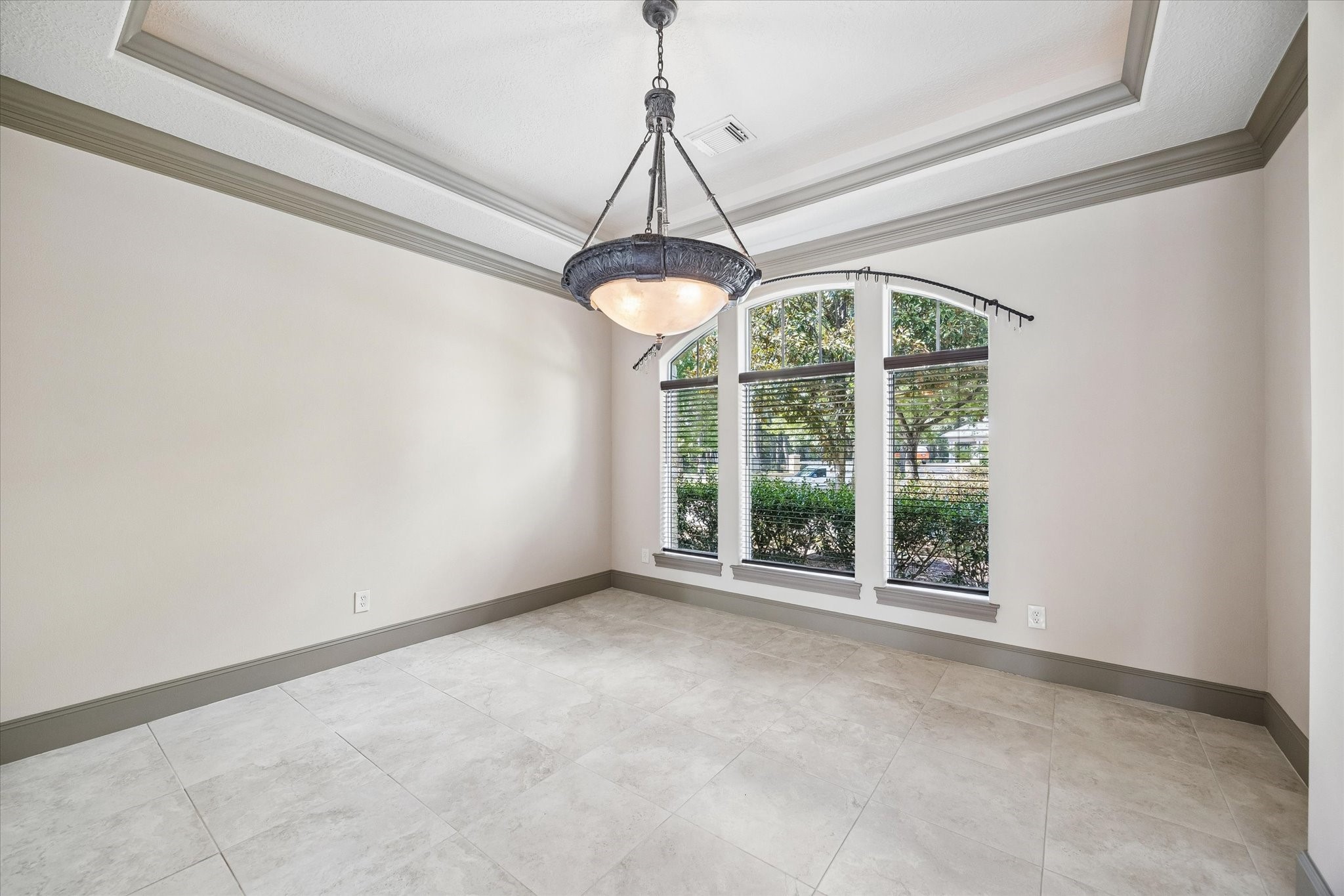 25 Club Oak Court Property Photo 8