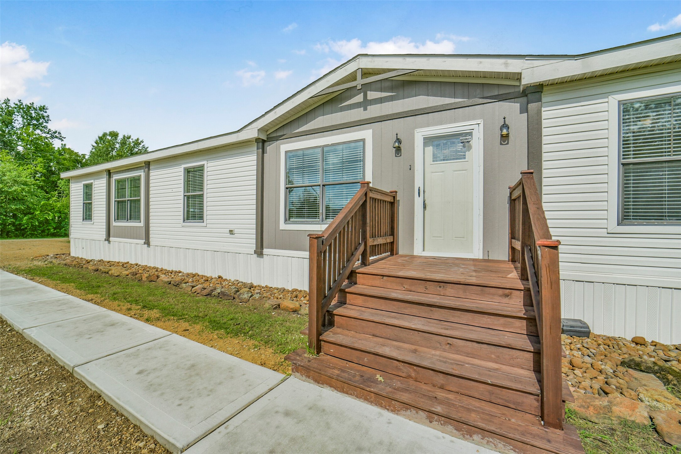 1566 County Road 610 E Property Photo 6
