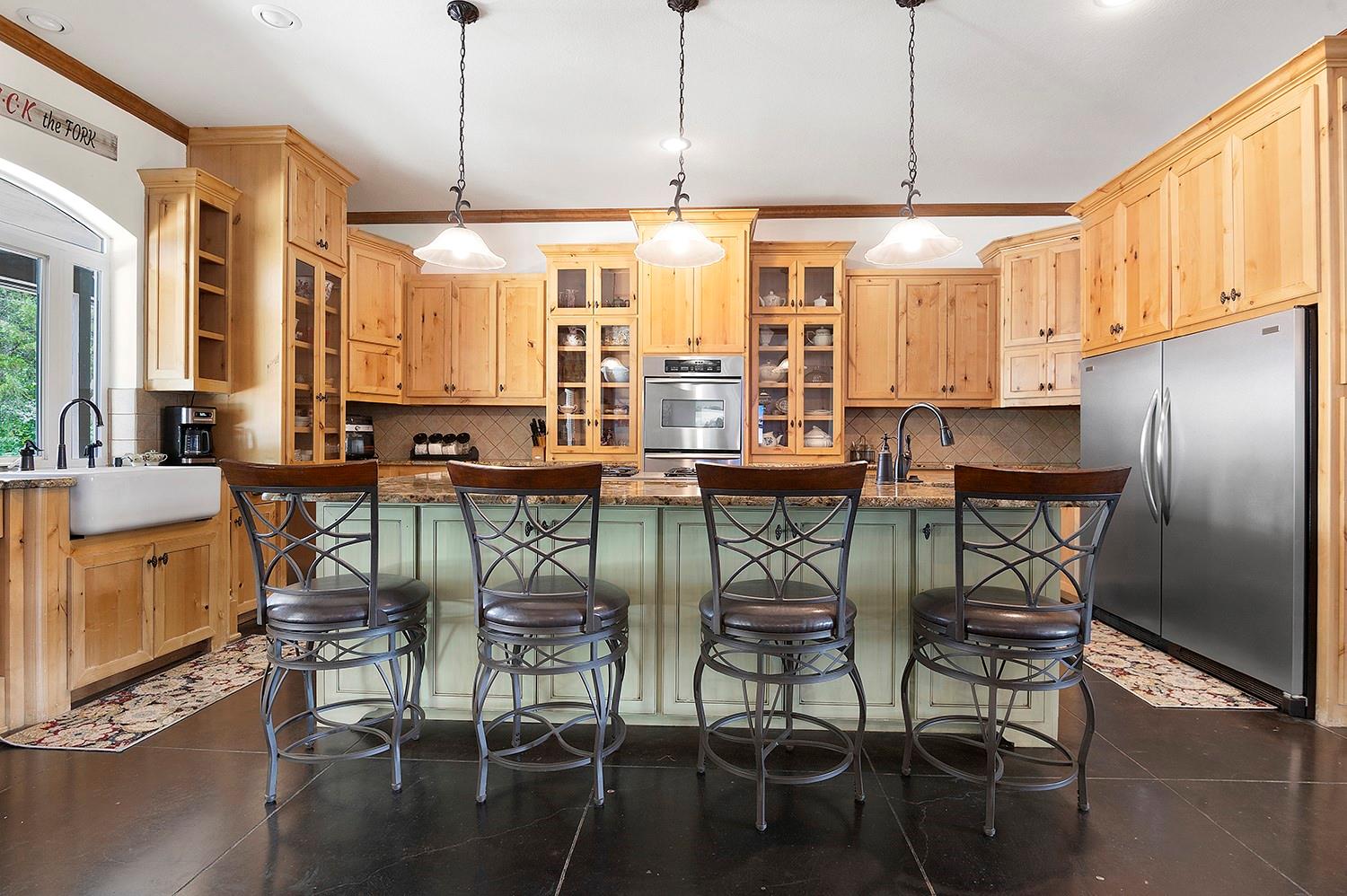 12075 Hwy 31 E Property Photo 12