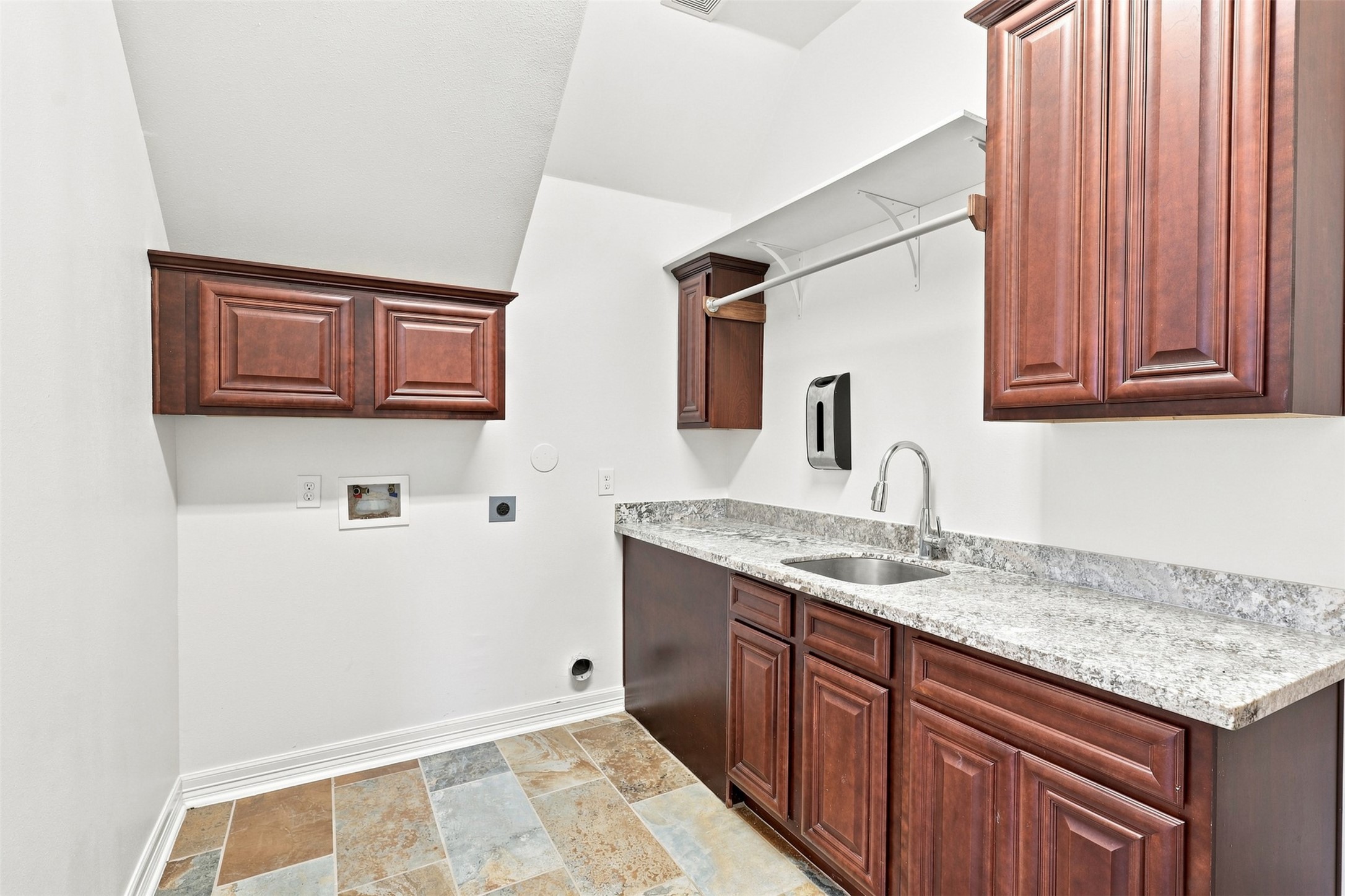 11718 Casadores Lane Property Photo 6