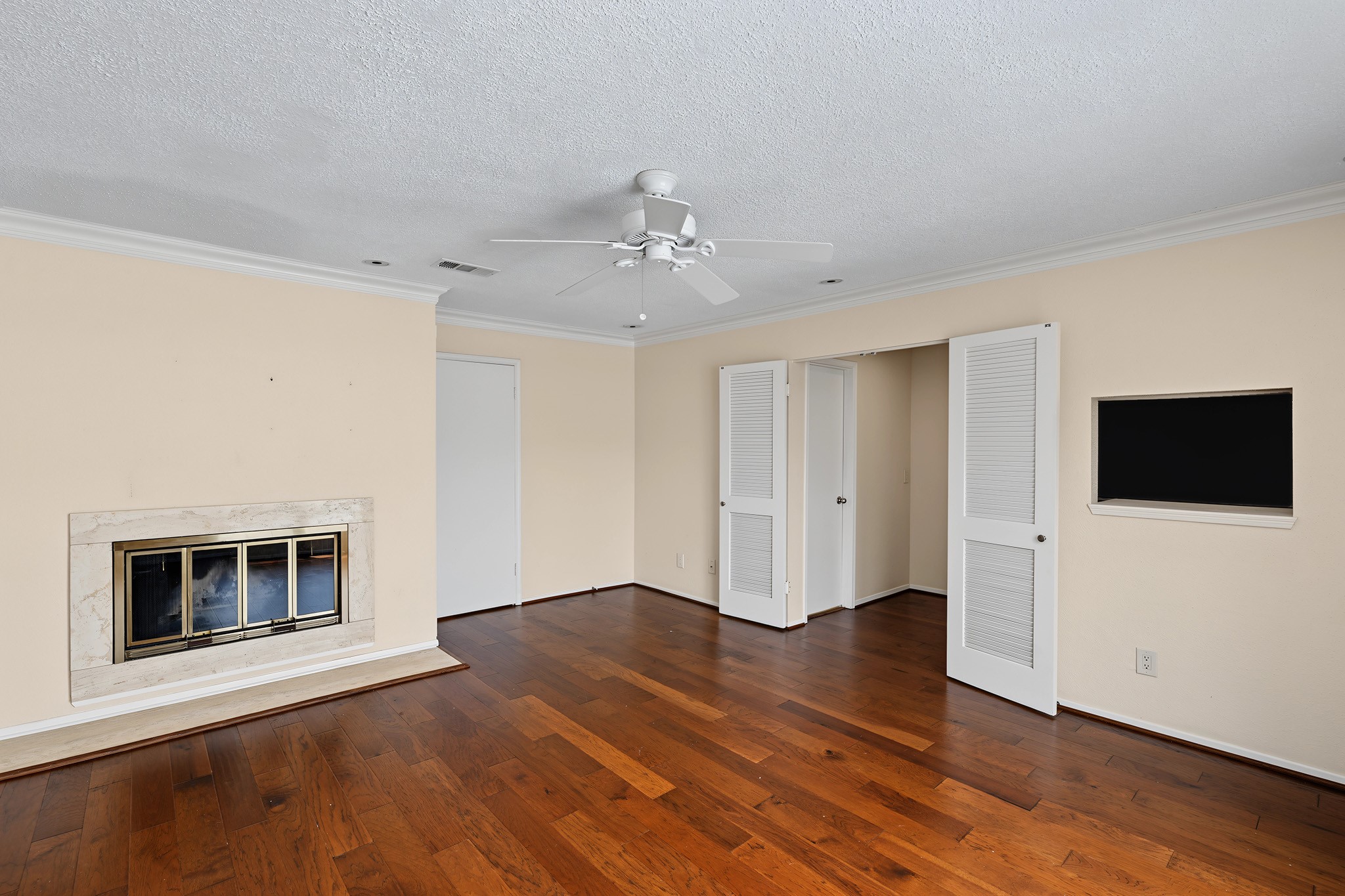 3721 Wakeforest Property Photo 6