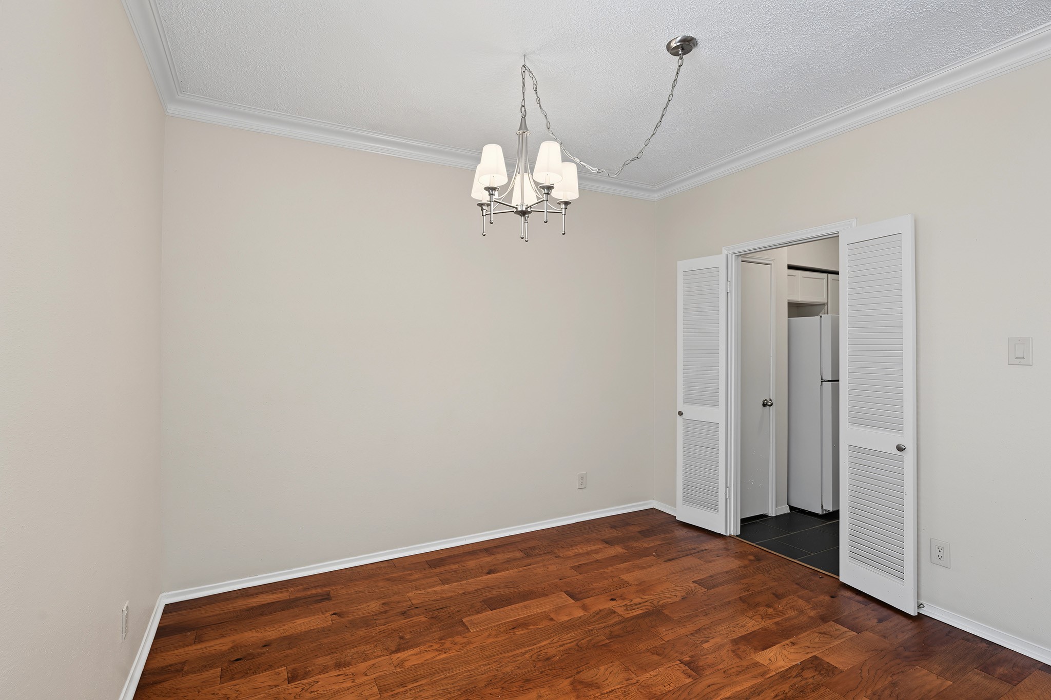 3721 Wakeforest Property Photo 8