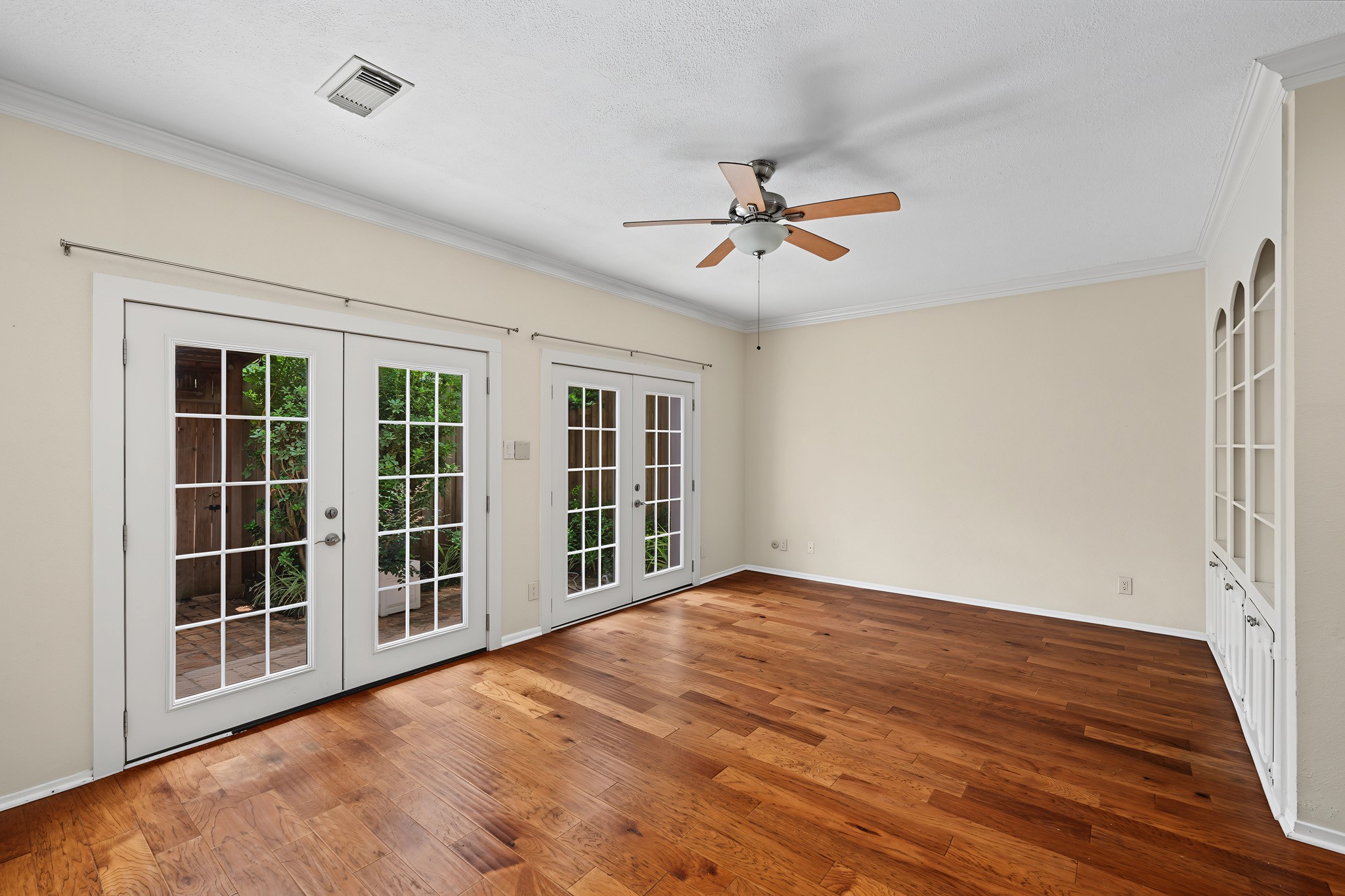 3721 Wakeforest Property Photo 14