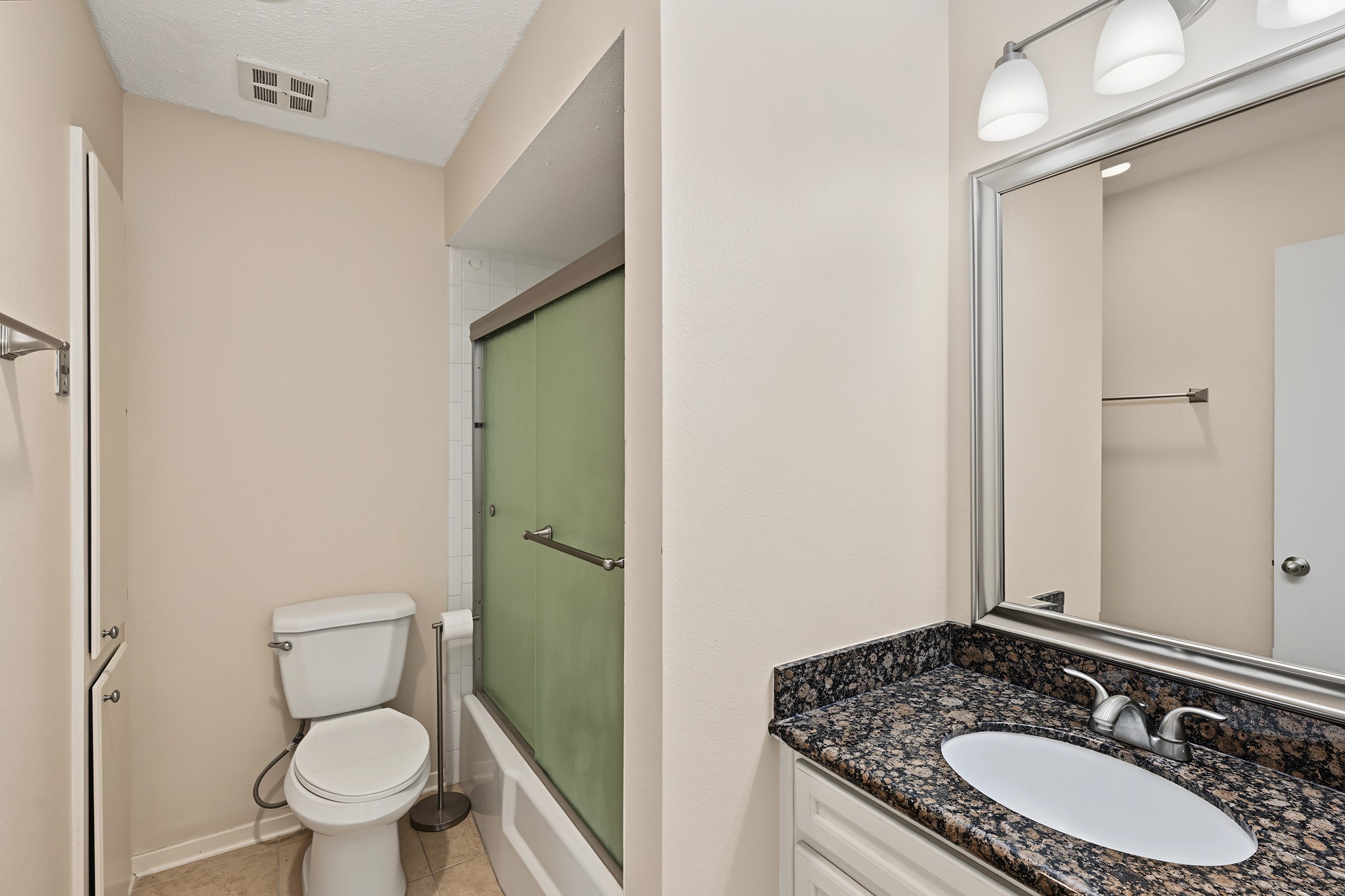 3721 Wakeforest Property Photo 19