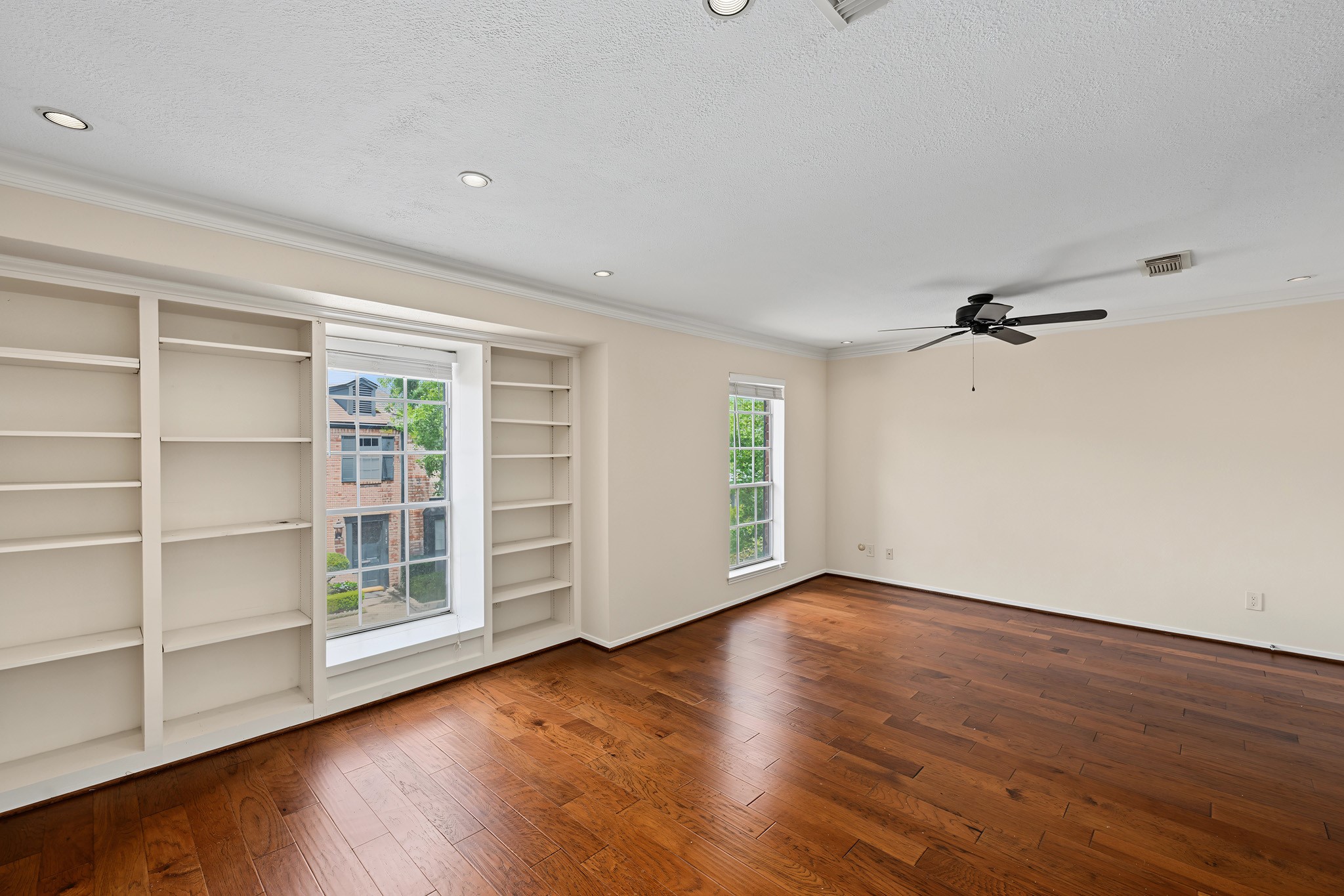 3721 Wakeforest Property Photo 22