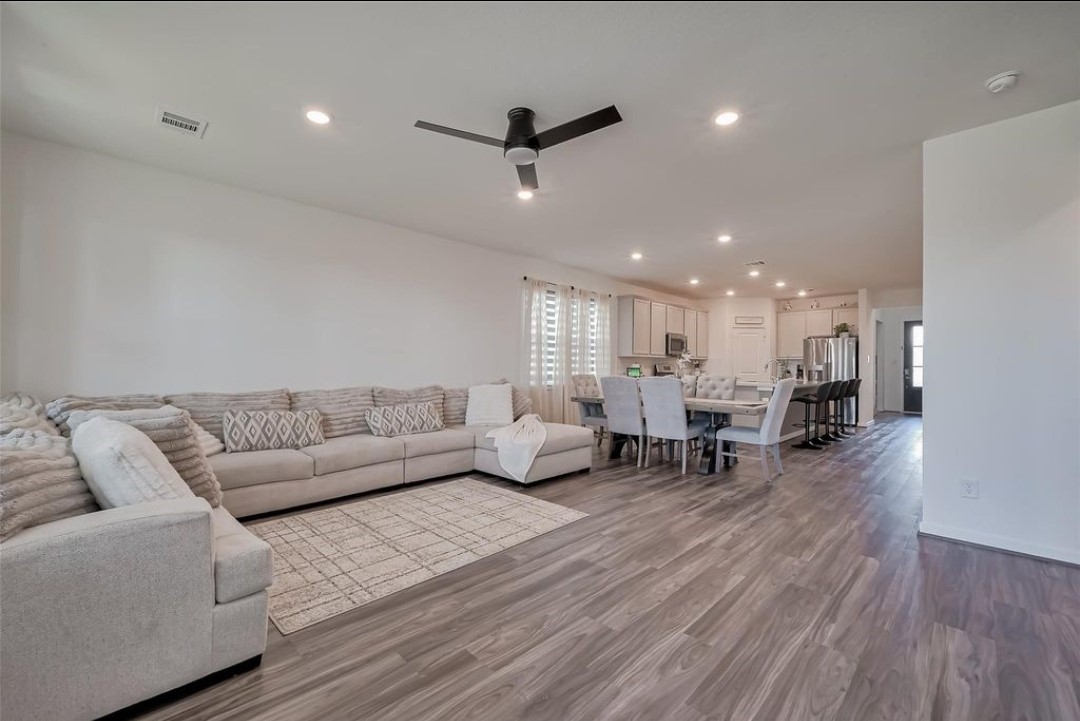 21611 Shadowbrook Birch Drive Property Photo 2