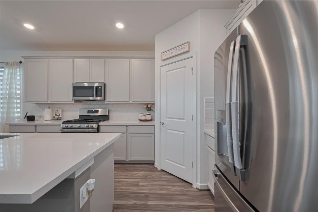 21611 Shadowbrook Birch Drive Property Photo 4