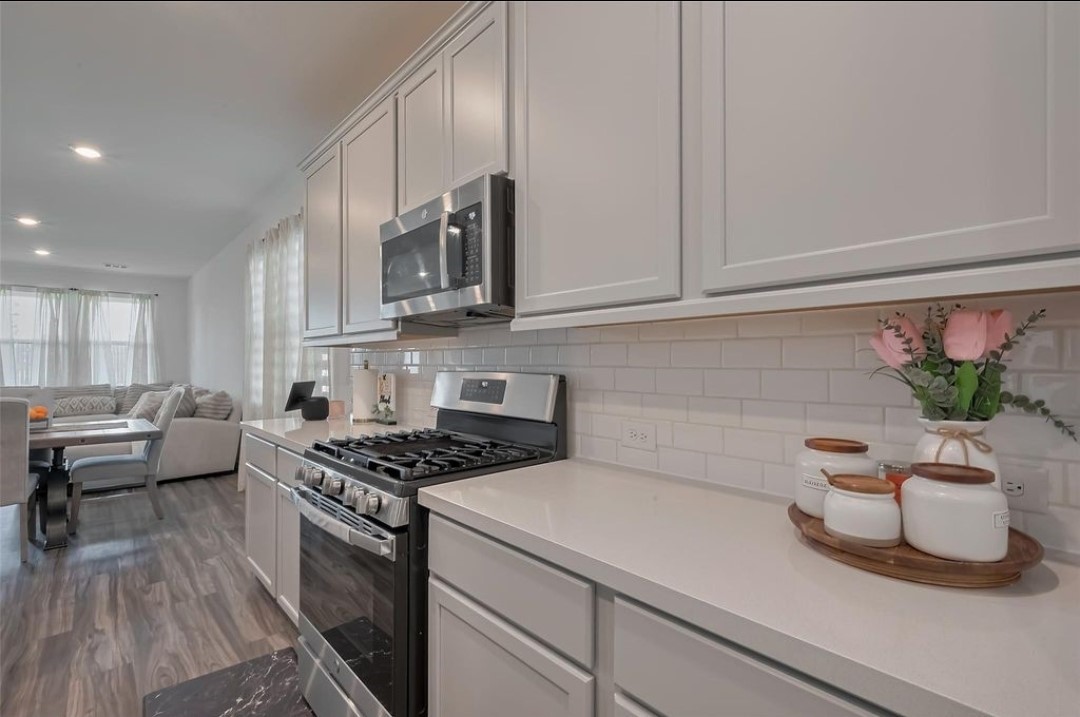 21611 Shadowbrook Birch Drive Property Photo 5