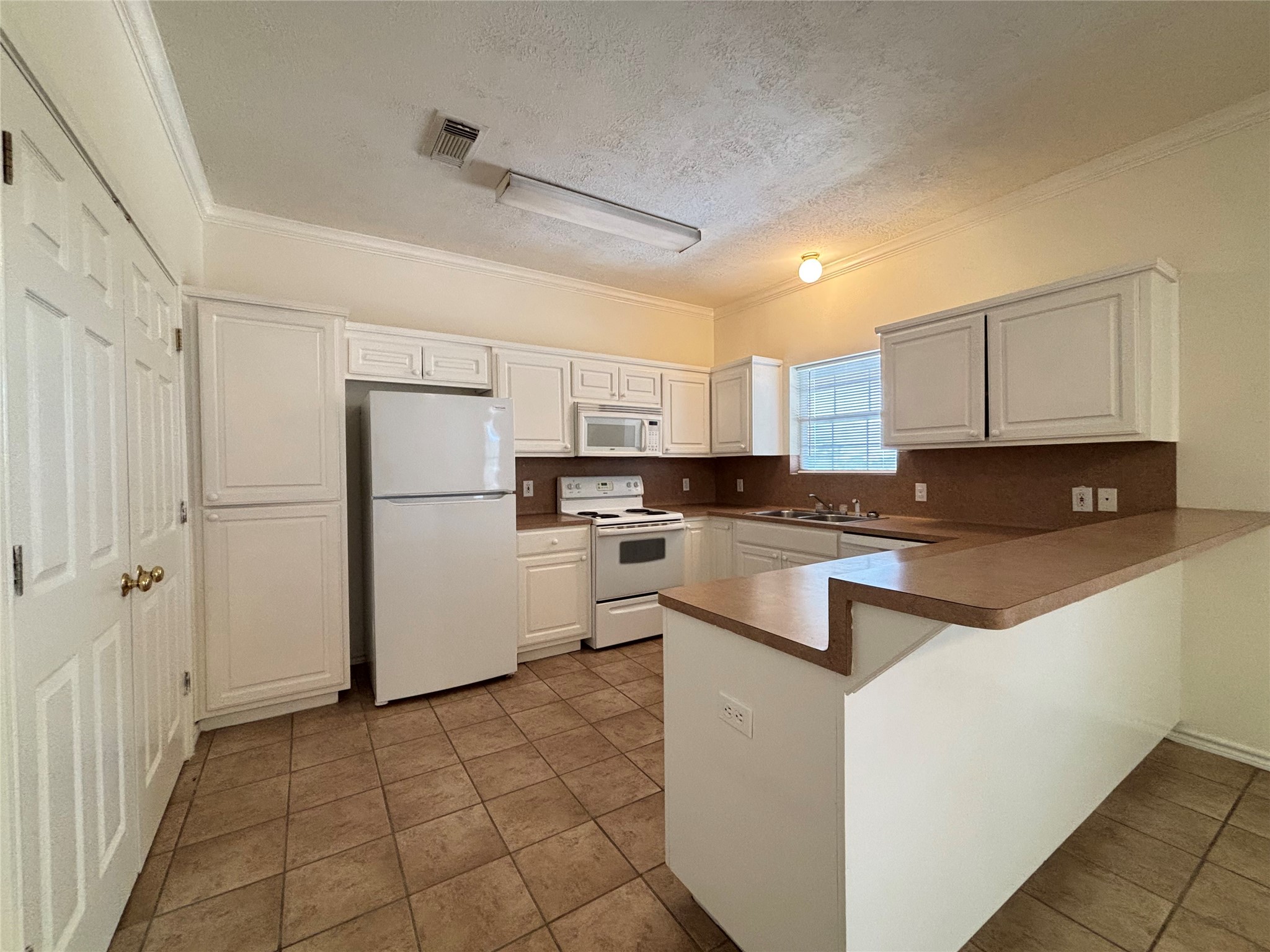 2455 Montgomery Road 47 Property Photo 3