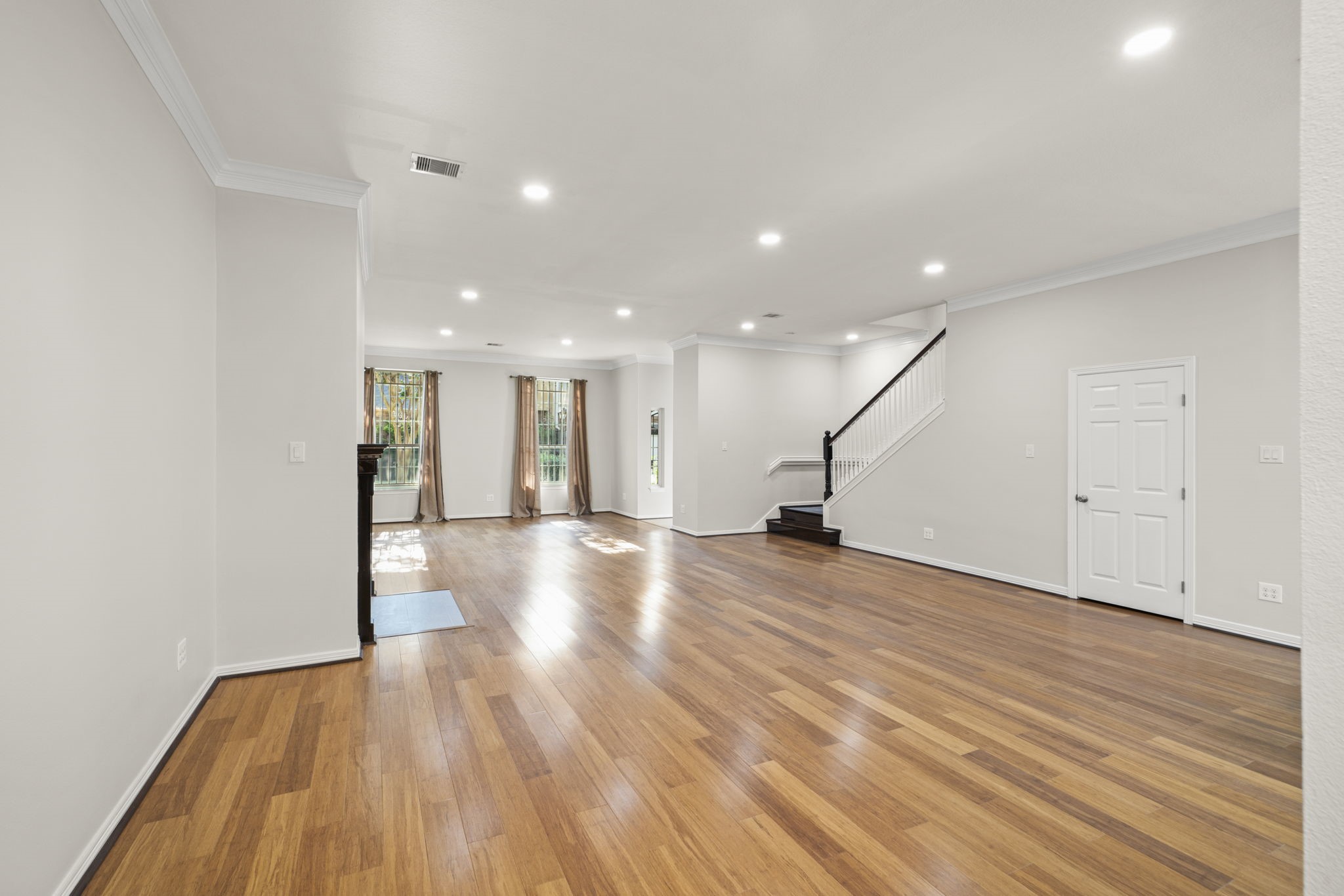4023 Breakwood Drive Property Photo 4