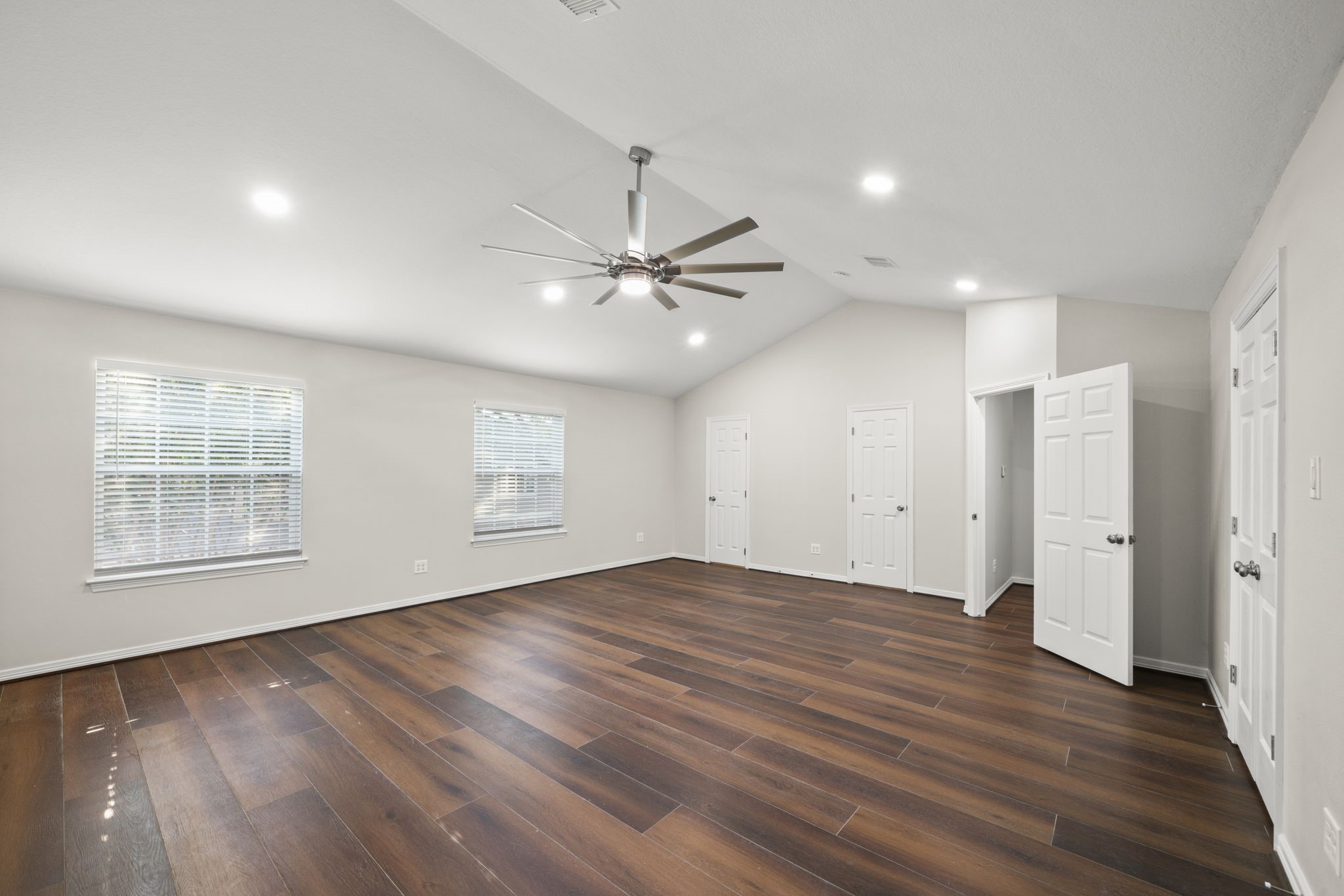 4023 Breakwood Drive Property Photo 14