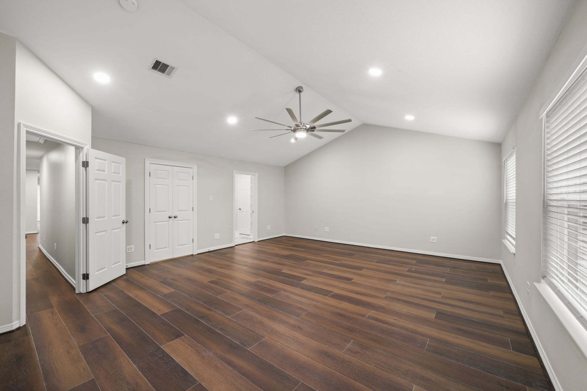 4023 Breakwood Drive Property Photo 16