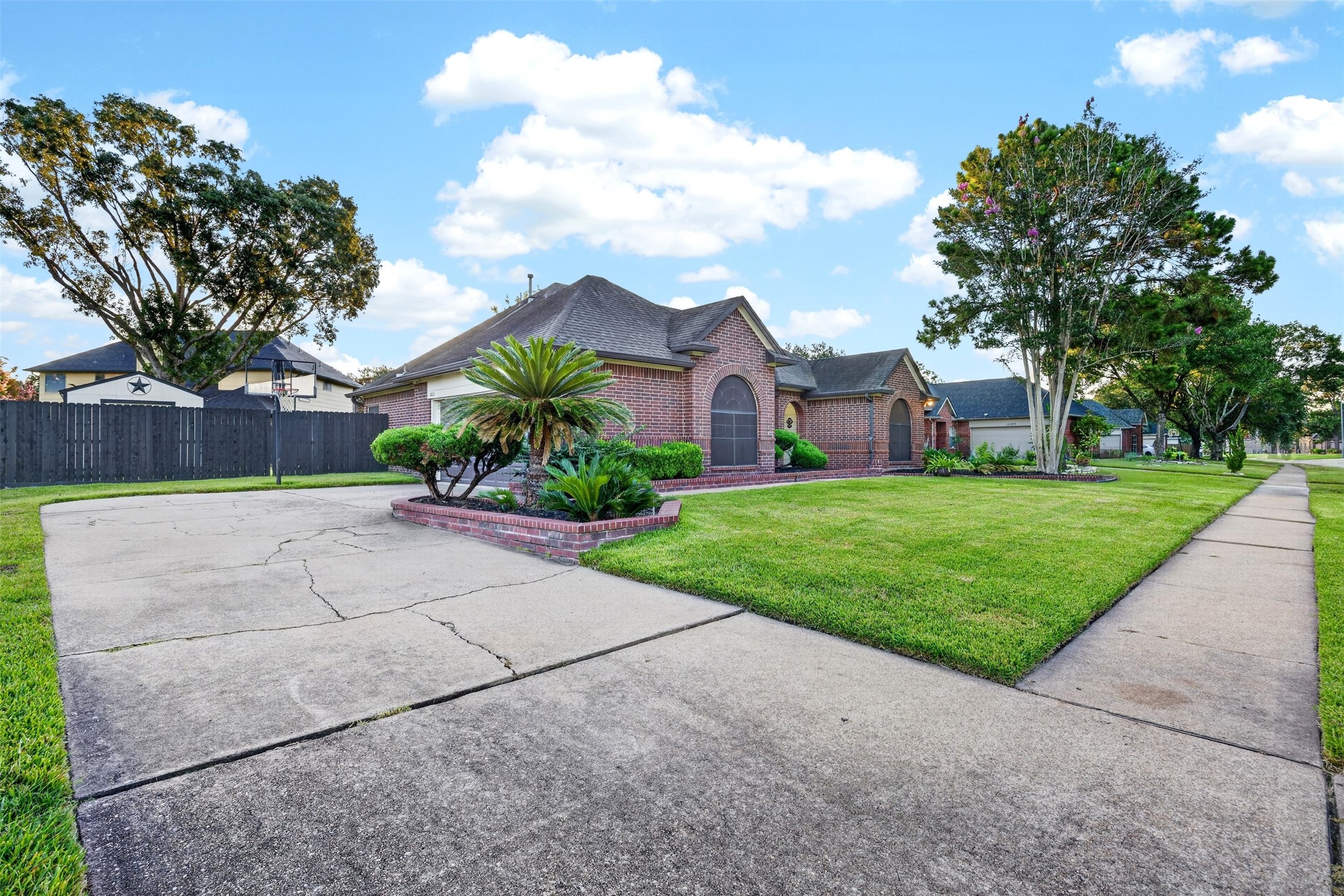 18610 Autumn Hills Drive Property Photo 6