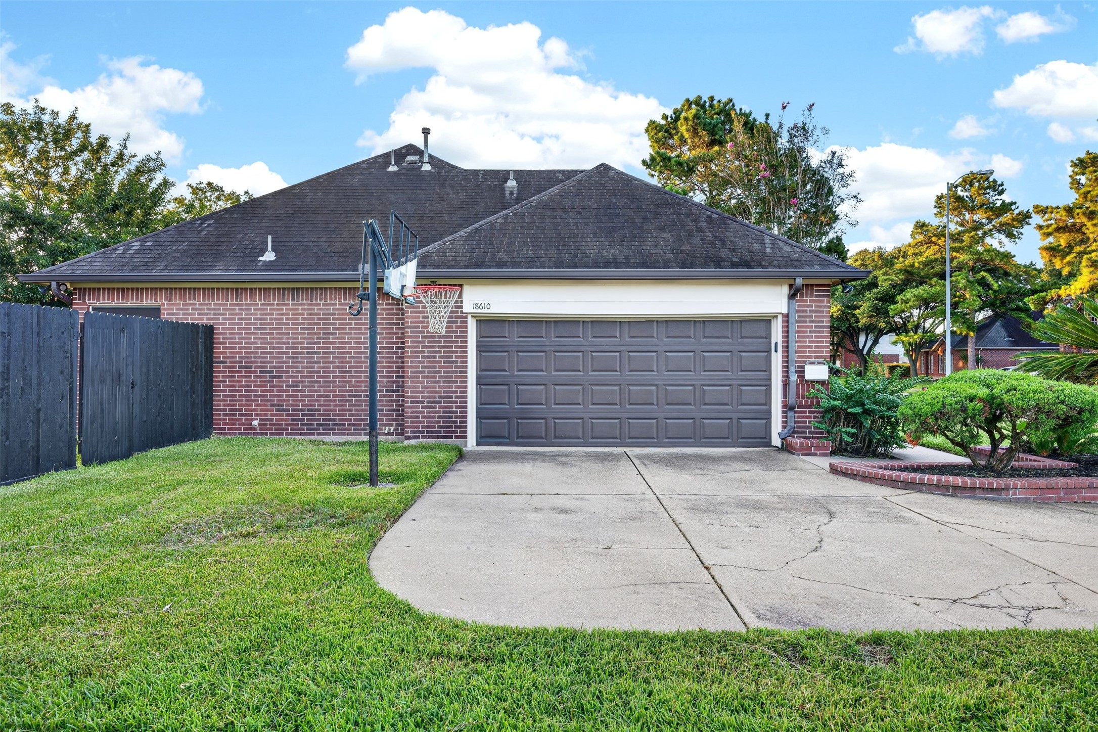 18610 Autumn Hills Drive Property Photo 7