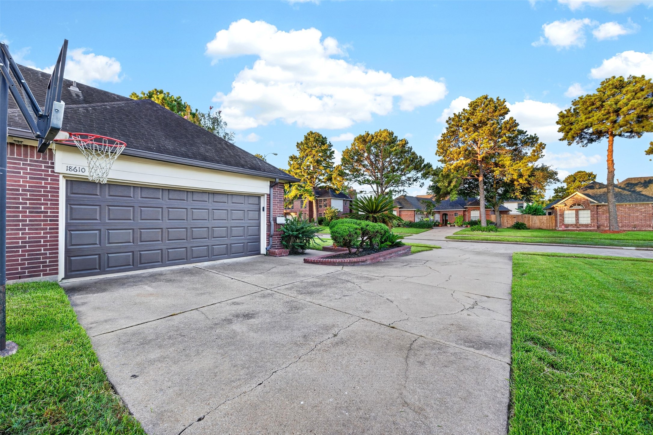 18610 Autumn Hills Drive Property Photo 8