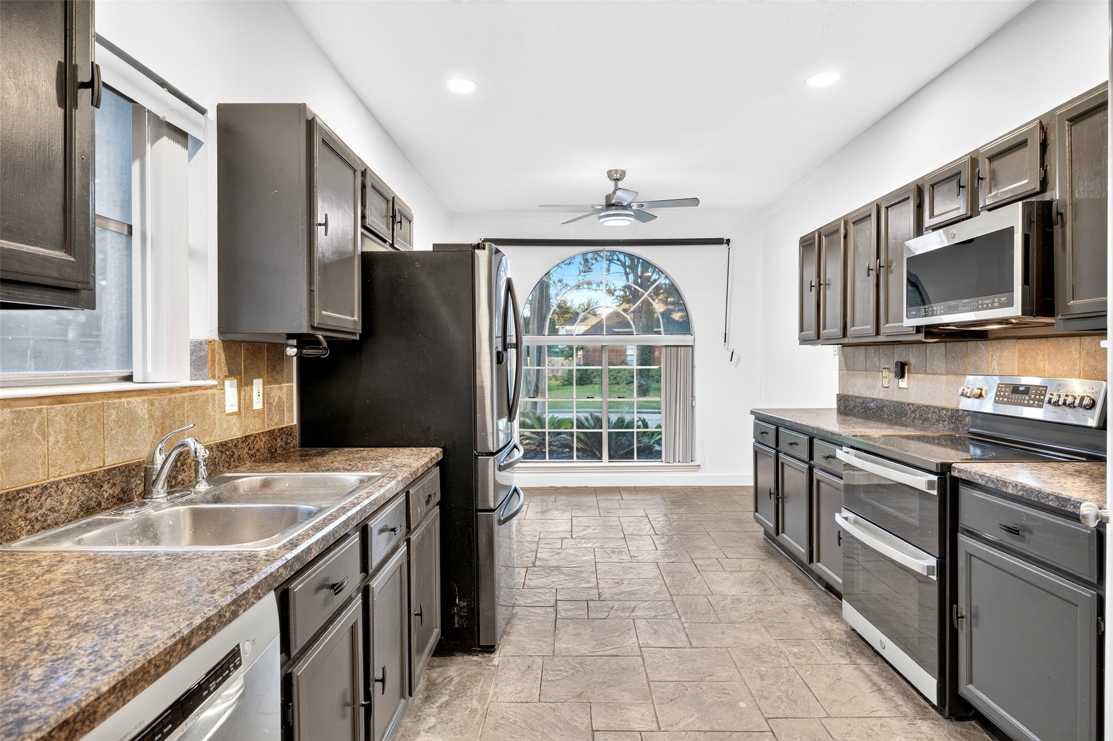 18610 Autumn Hills Drive Property Photo 15
