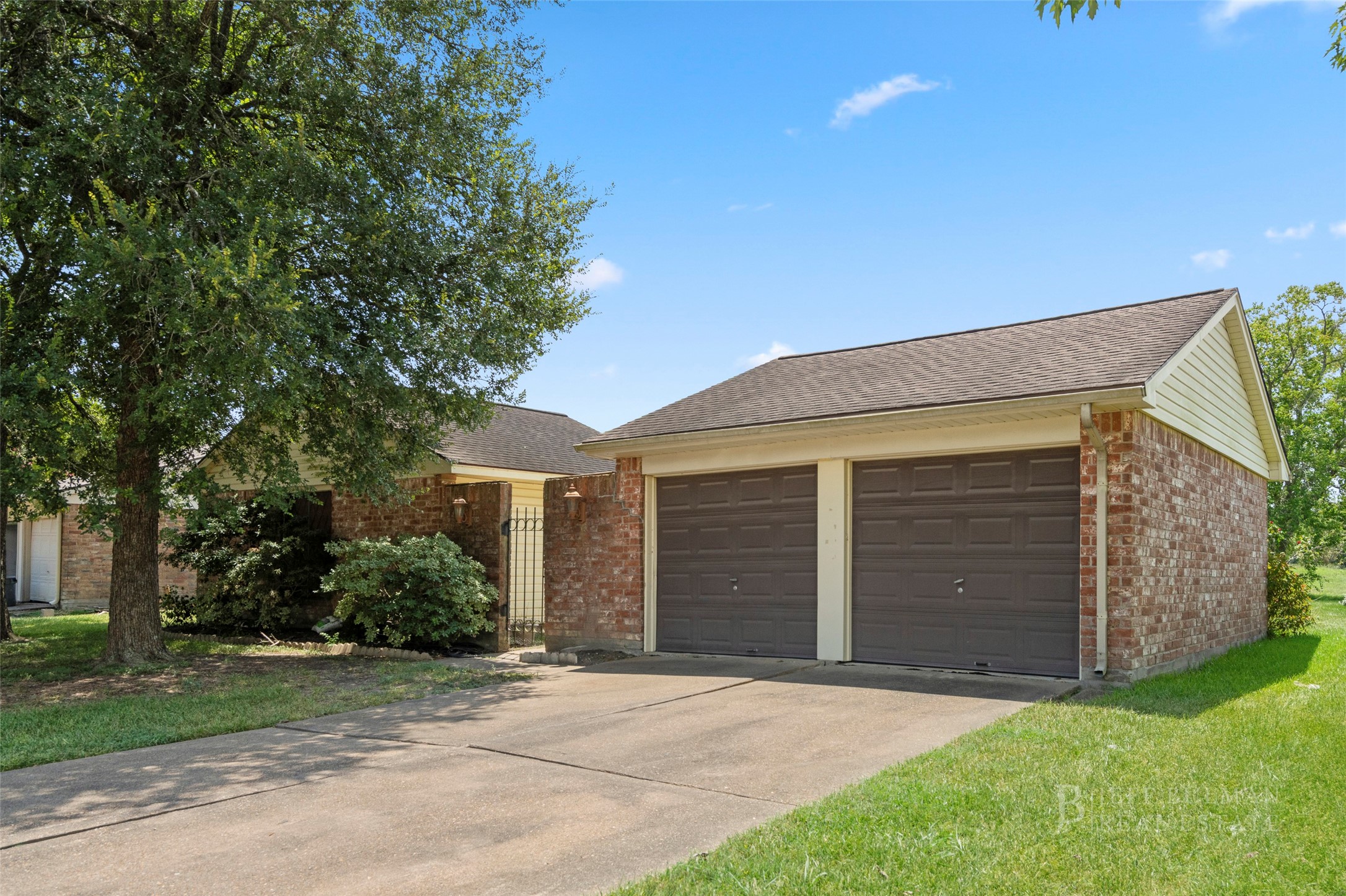 422 W Castle Harbour Dr Property Photo