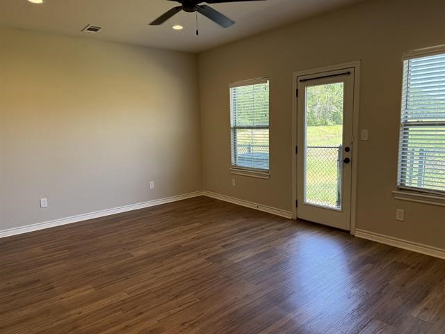 5670 Shadowbend Circle W 105 Property Photo 11
