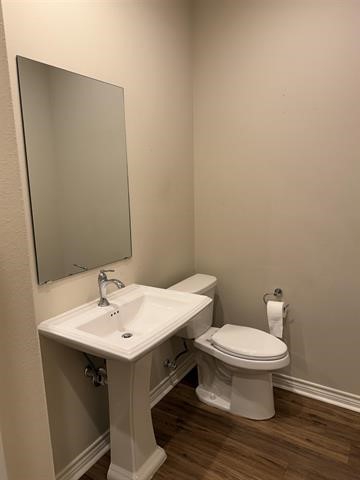 5670 Shadowbend Circle W 105 Property Photo 12