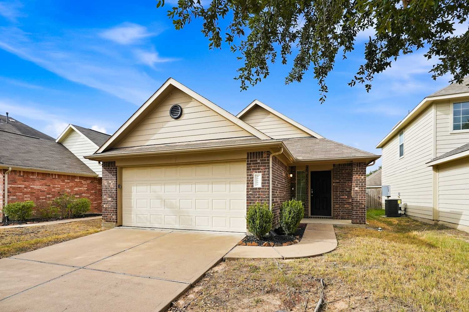 18810 N Lyford Drive Property Photo 1