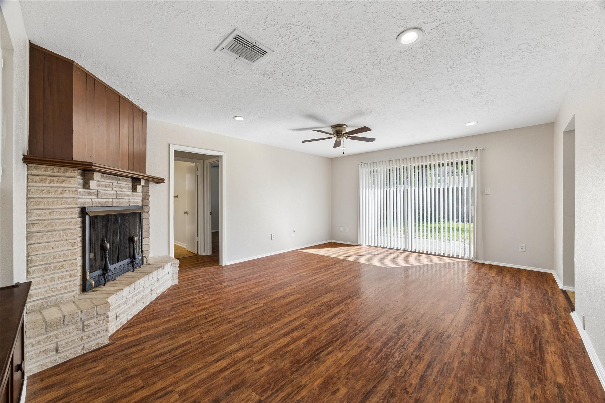 17134 Barcelona Drive Property Photo 4