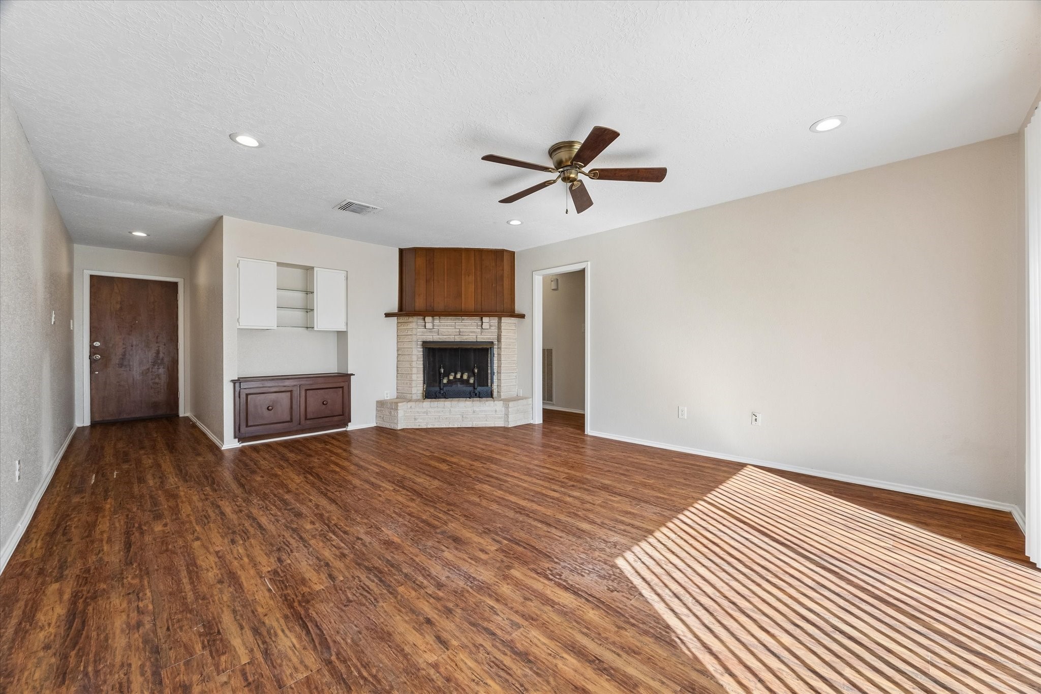 17134 Barcelona Drive Property Photo 5