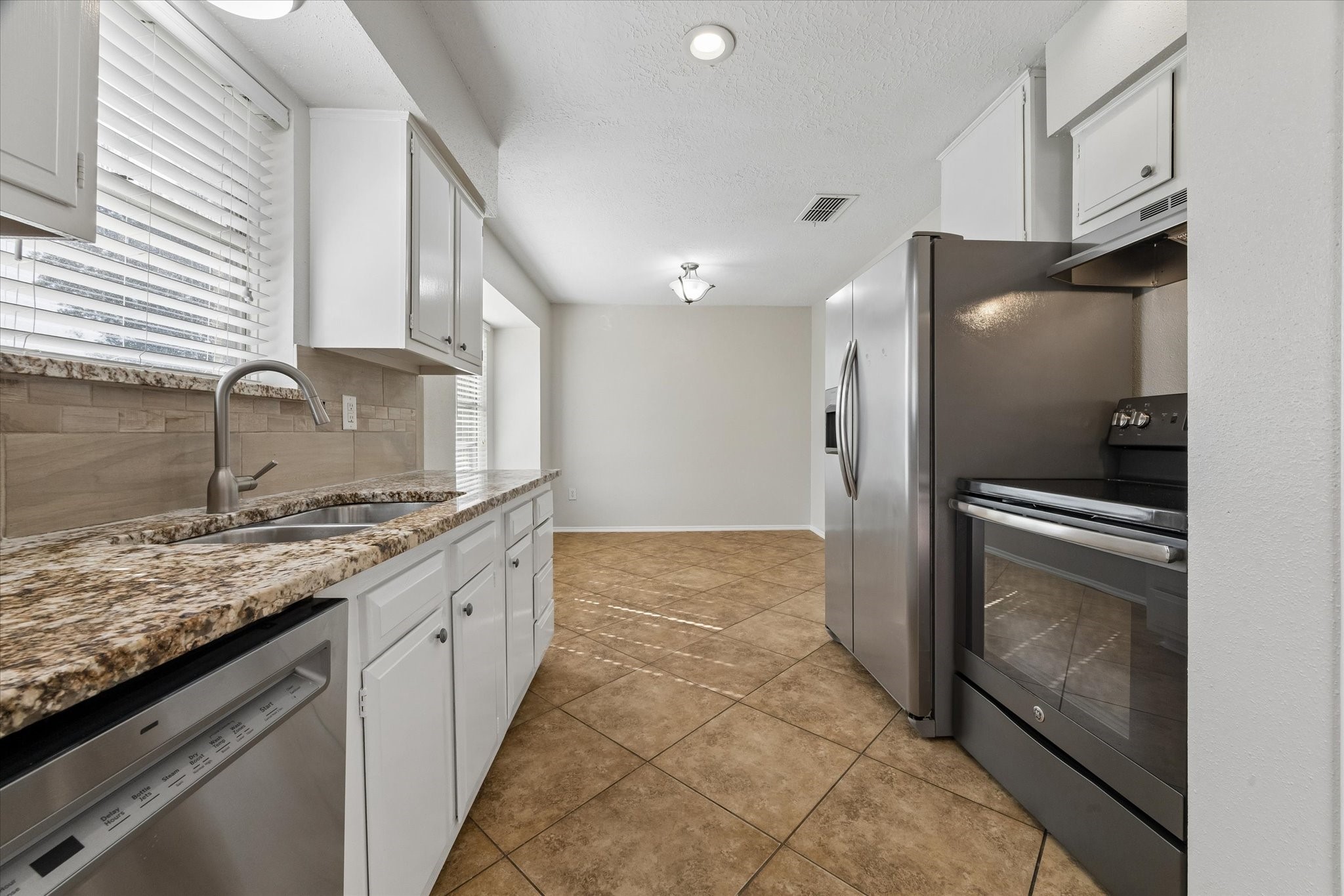 17134 Barcelona Drive Property Photo 7