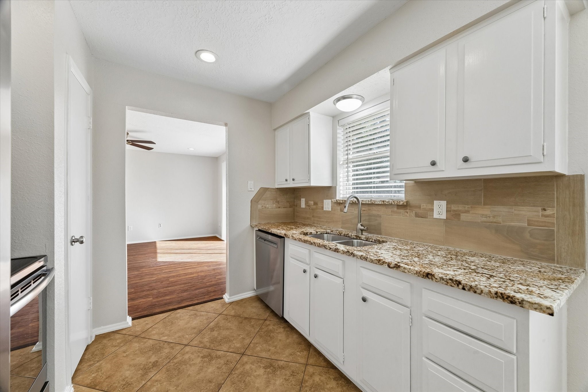 17134 Barcelona Drive Property Photo 8