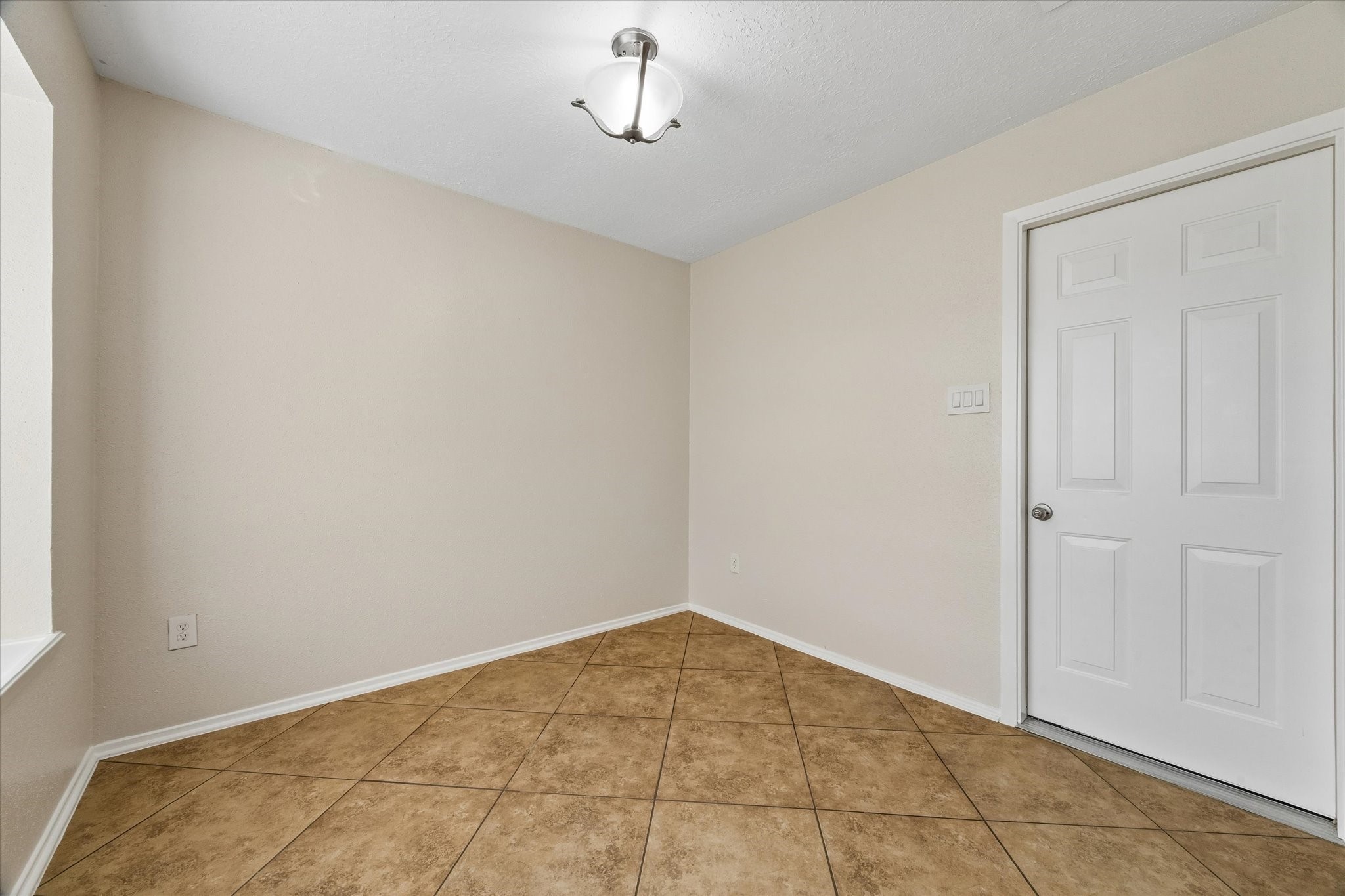 17134 Barcelona Drive Property Photo 10