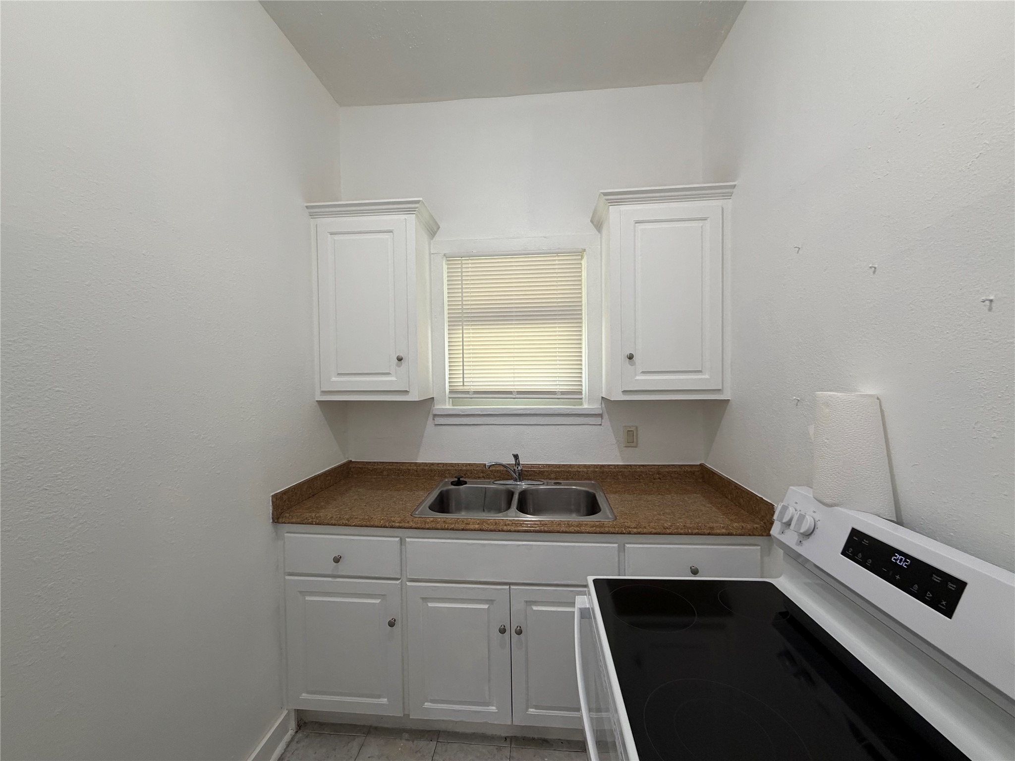 712 Harrington Street B Property Photo 6