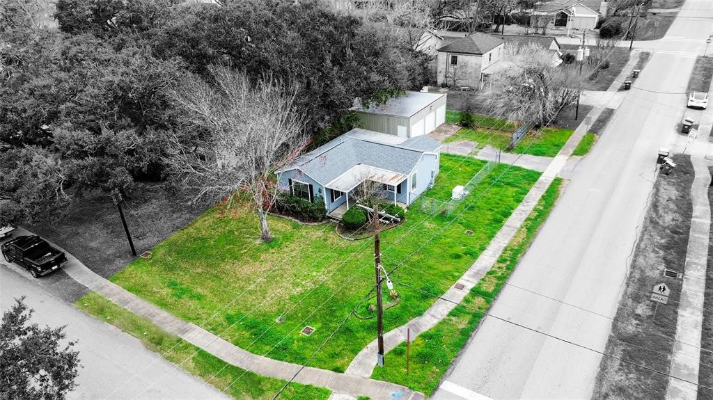 2123 N Park Avenue Property Photo