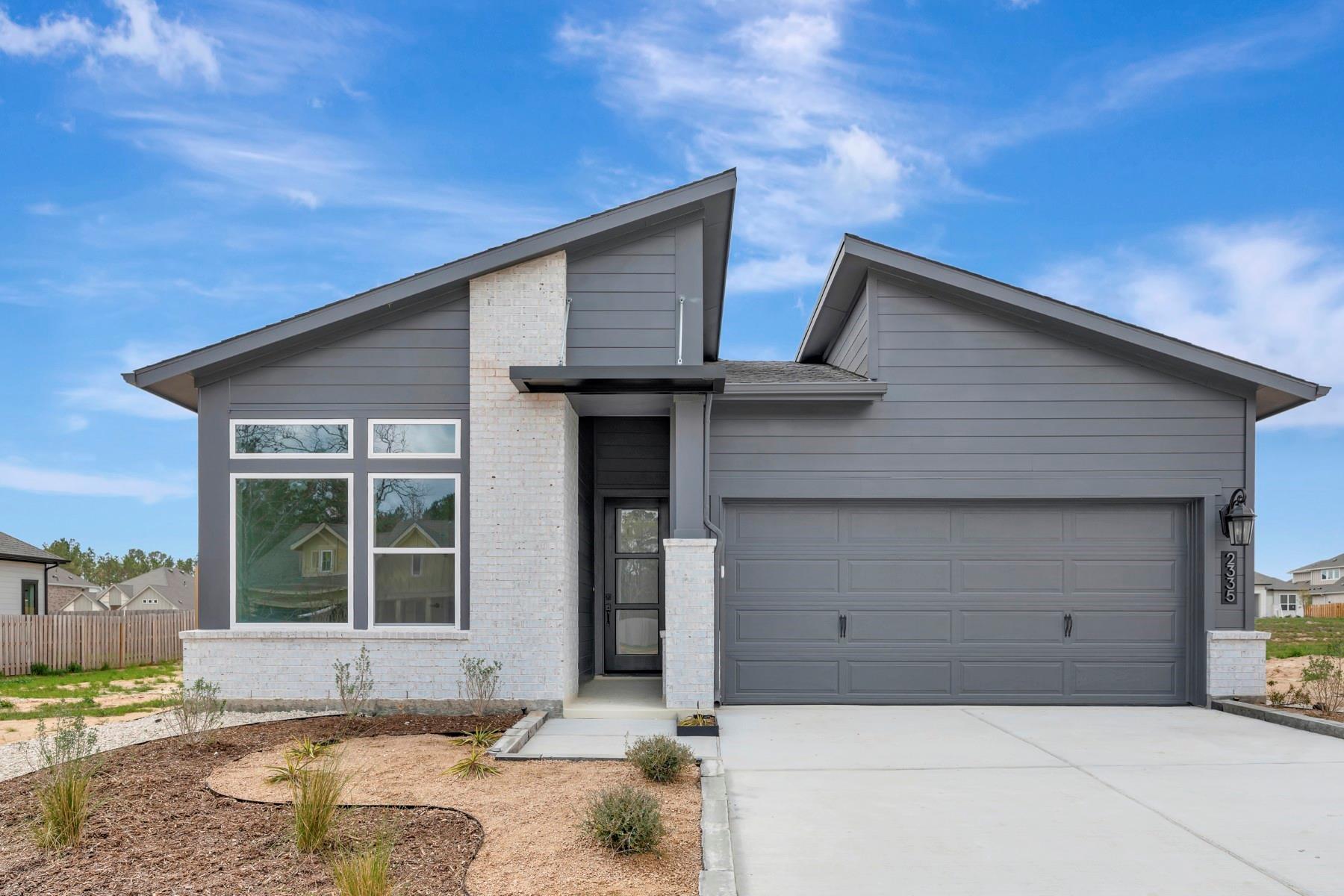 2335 Verano Street Property Photo 4