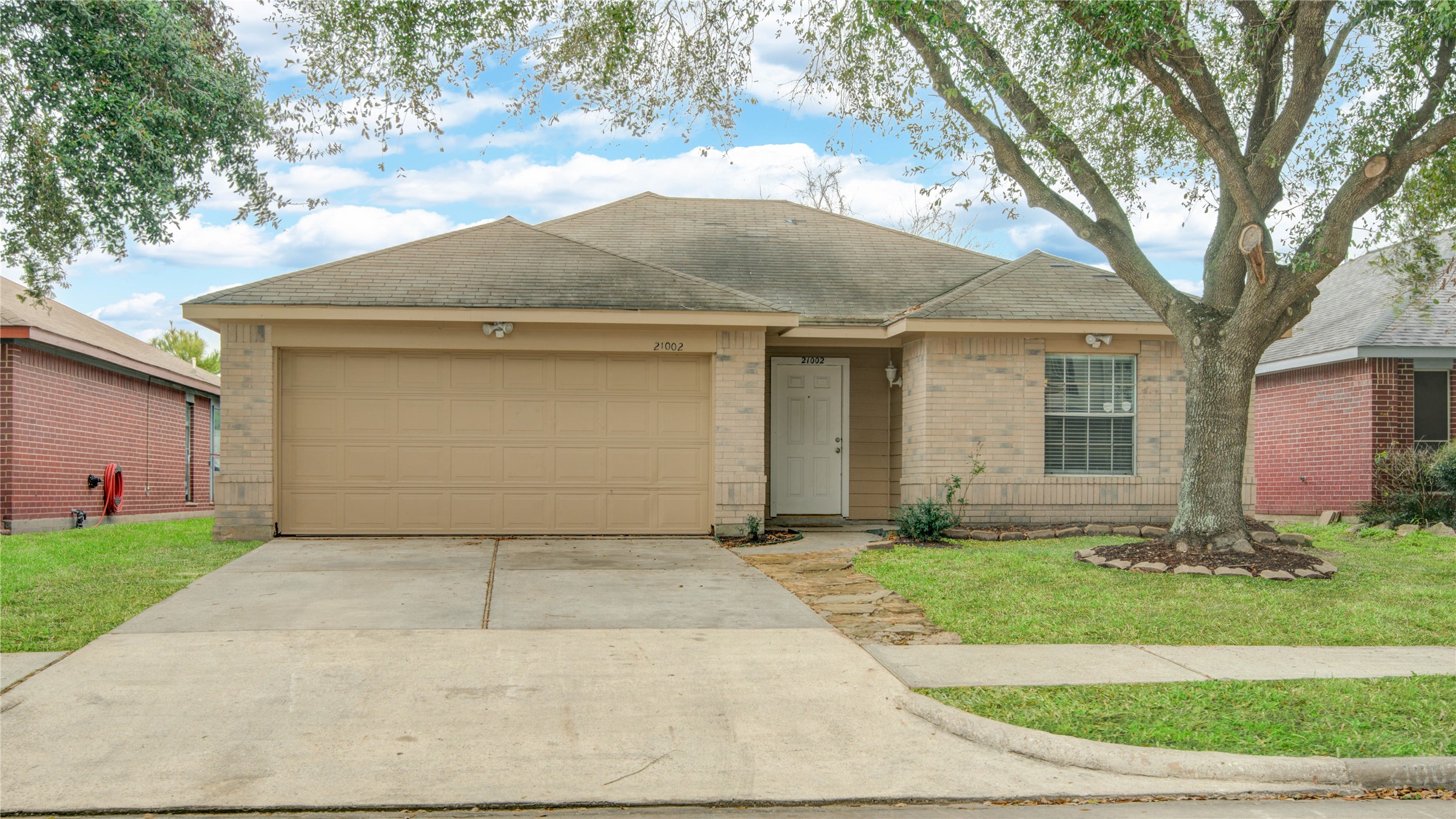 21002 Vista Trace Drive Property Photo 8