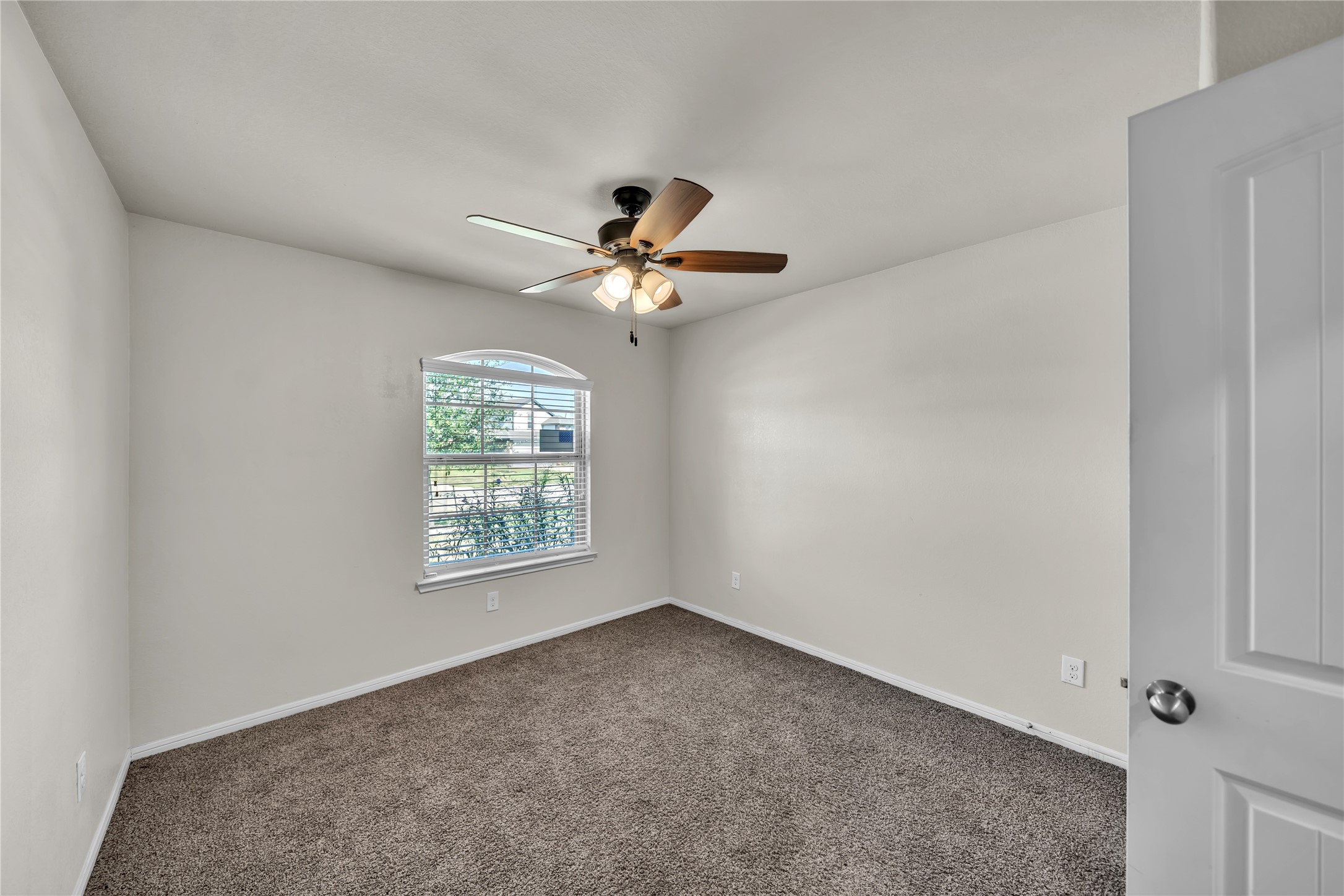 29035 Jacobs River Drive Property Photo 8