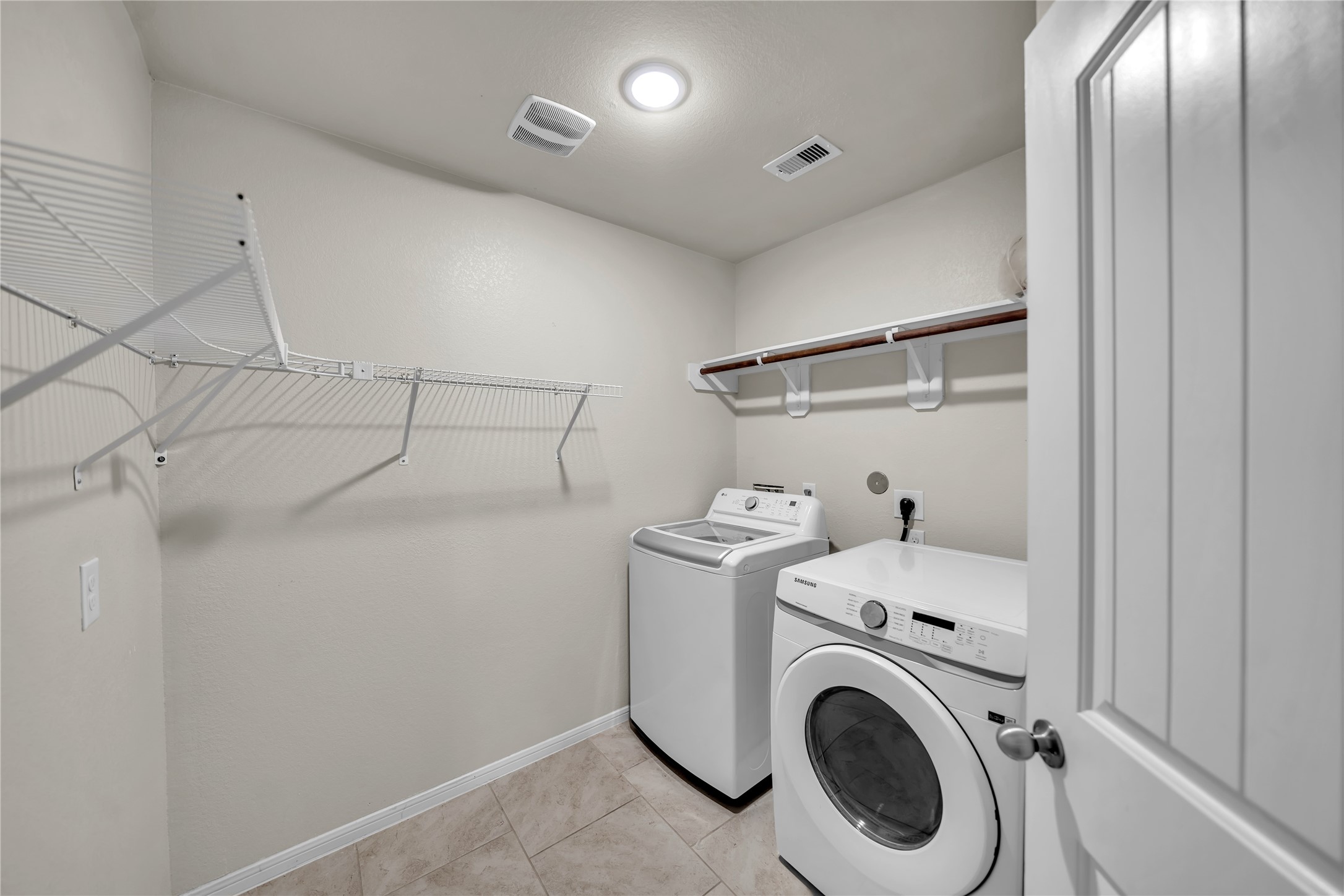29035 Jacobs River Drive Property Photo 16