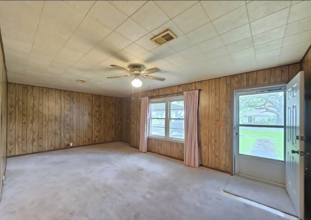 1420 Elm Avenue Property Photo 4