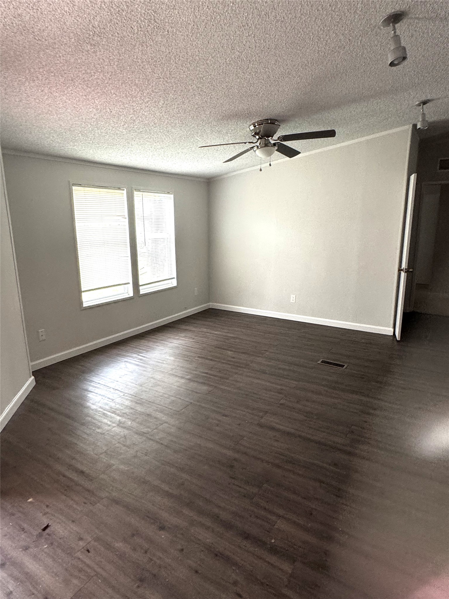 117 County Road 3794 Property Photo 3
