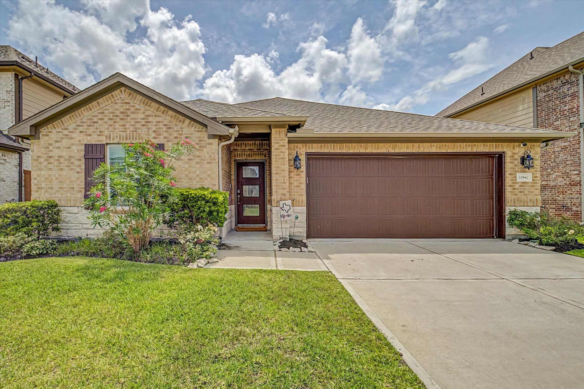 10842 Cliffs View Drive Property Photo 4
