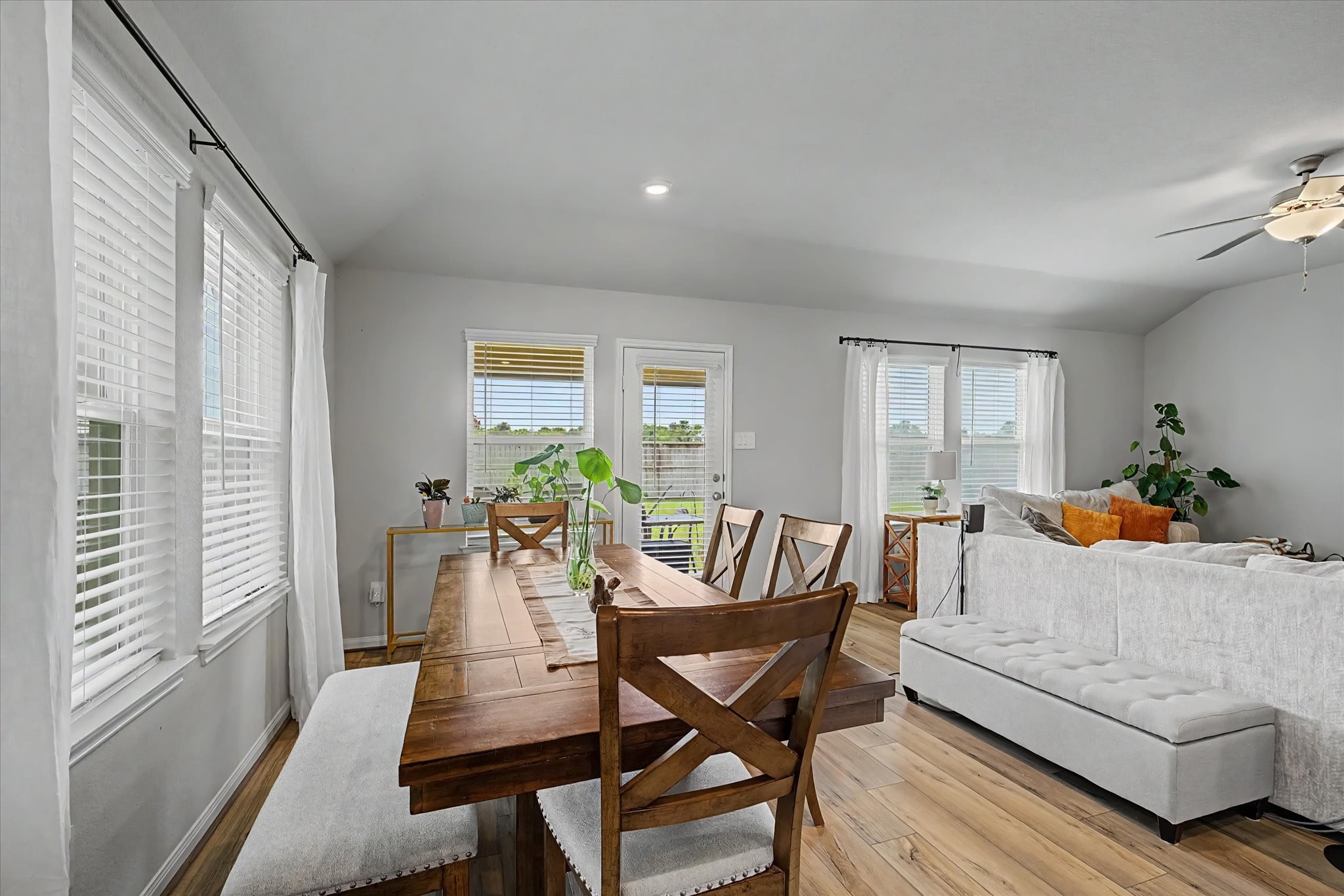 10842 Cliffs View Drive Property Photo 13