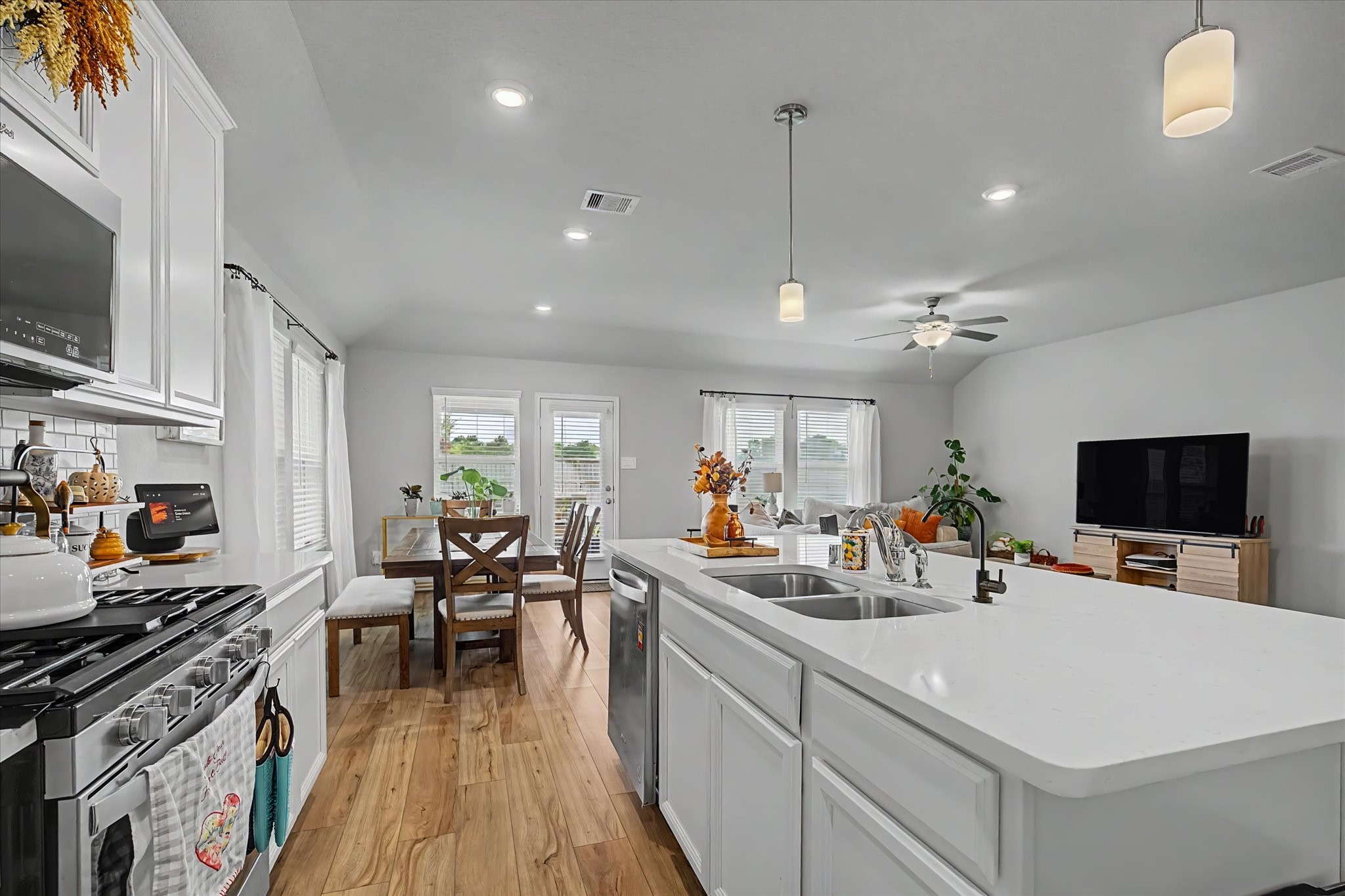 10842 Cliffs View Drive Property Photo 17