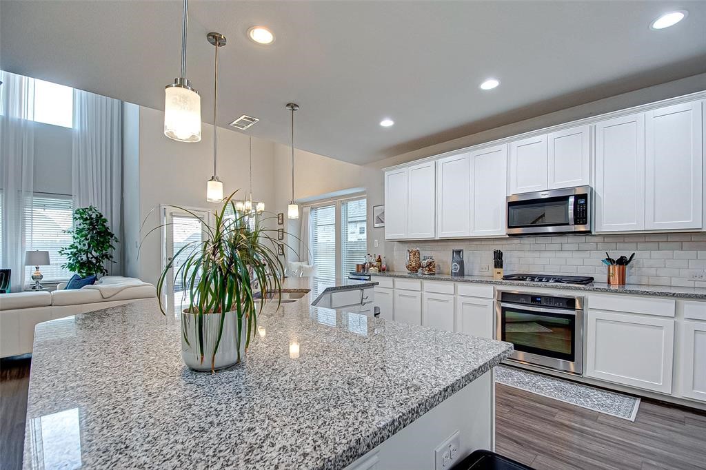 23811 Via Viale Dr Property Photo 7